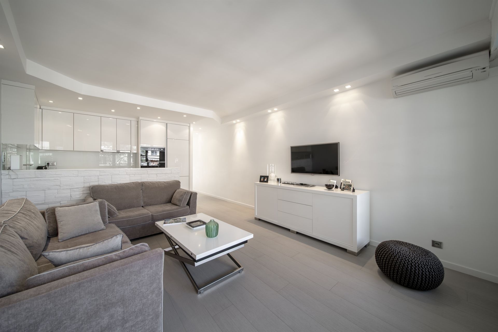 apartment 2 Rooms for sale on CANNES (06400)