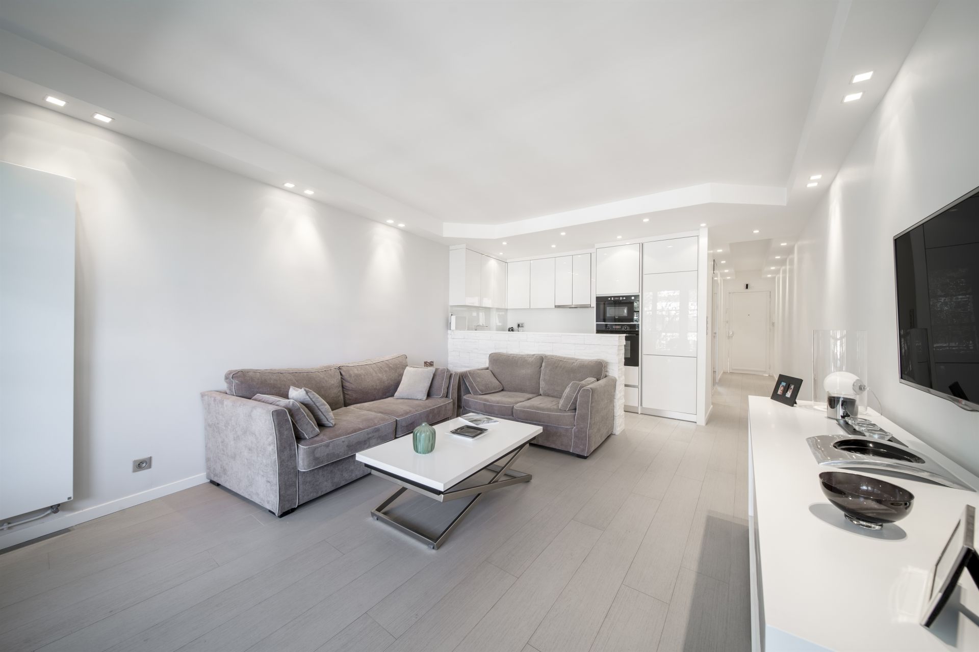 apartment 2 Rooms for sale on CANNES (06400)