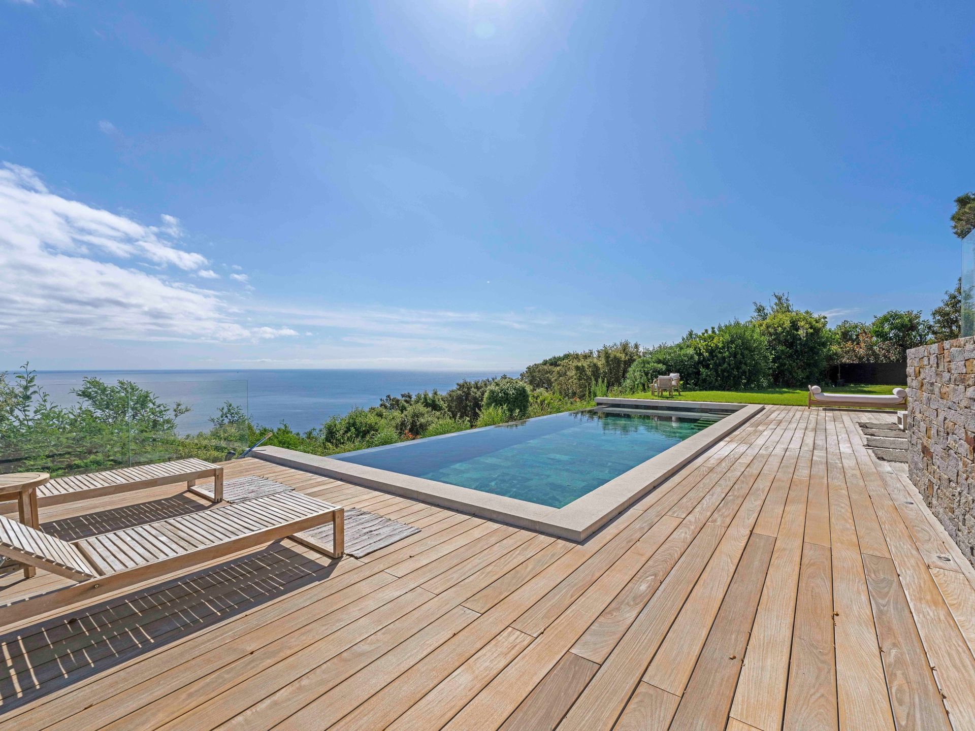 villa 7 Pièces en vente sur LES ISSAMBRES (83380)