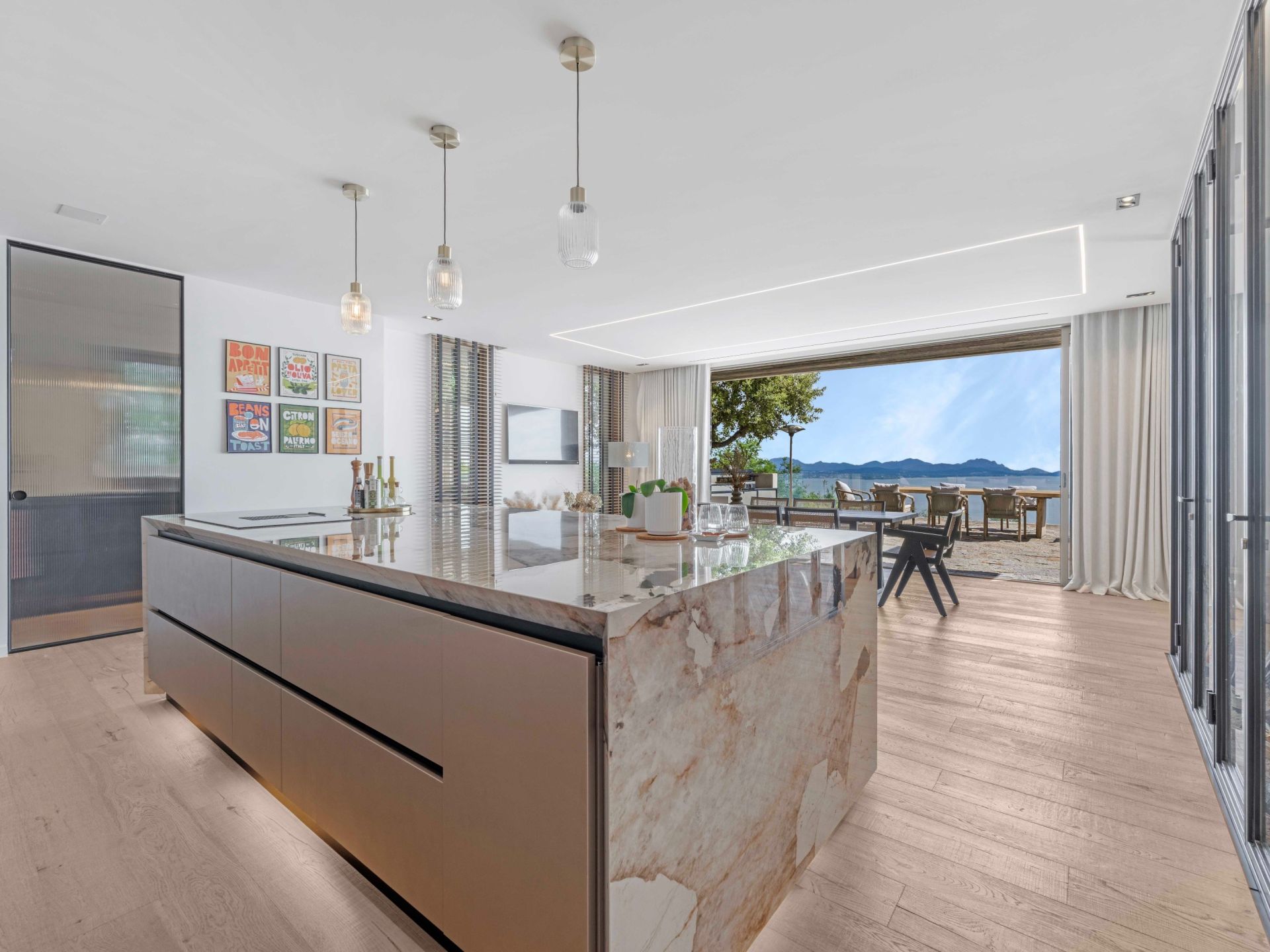 villa 7 Pièces en vente sur LES ISSAMBRES (83380)