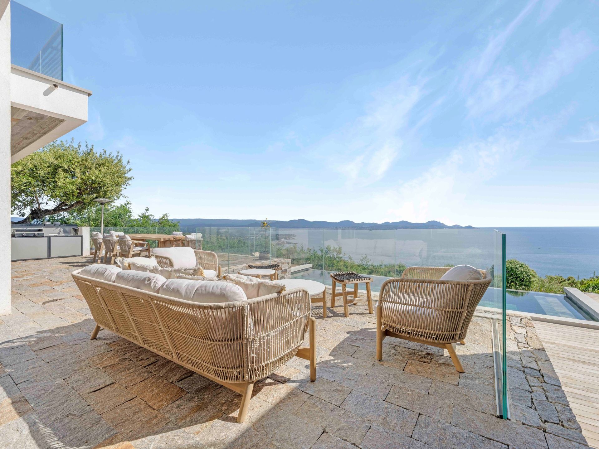 villa 7 Pièces en vente sur LES ISSAMBRES (83380)