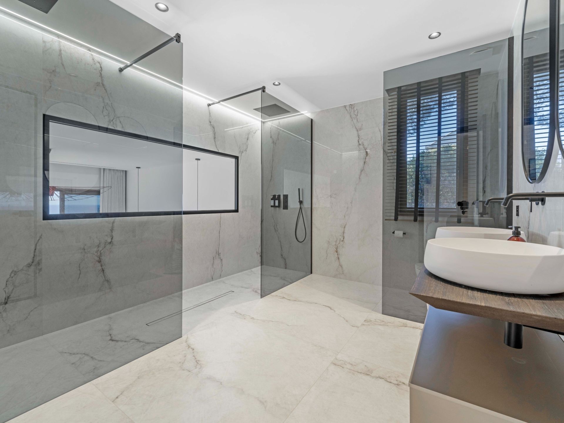 villa 7 Pièces en vente sur LES ISSAMBRES (83380)