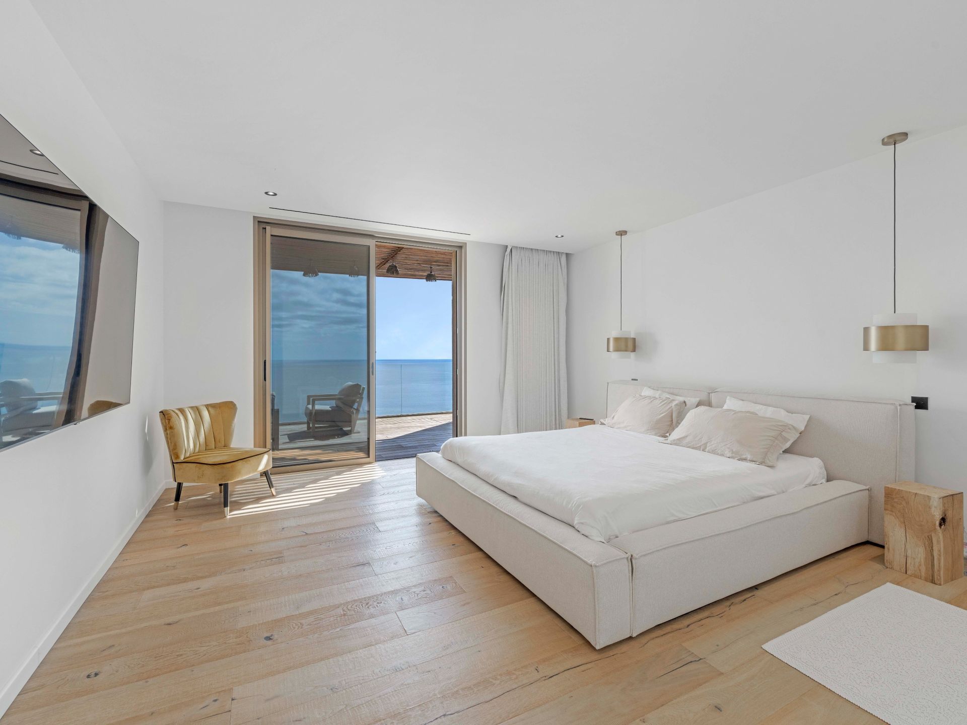 villa 7 Pièces en vente sur LES ISSAMBRES (83380)