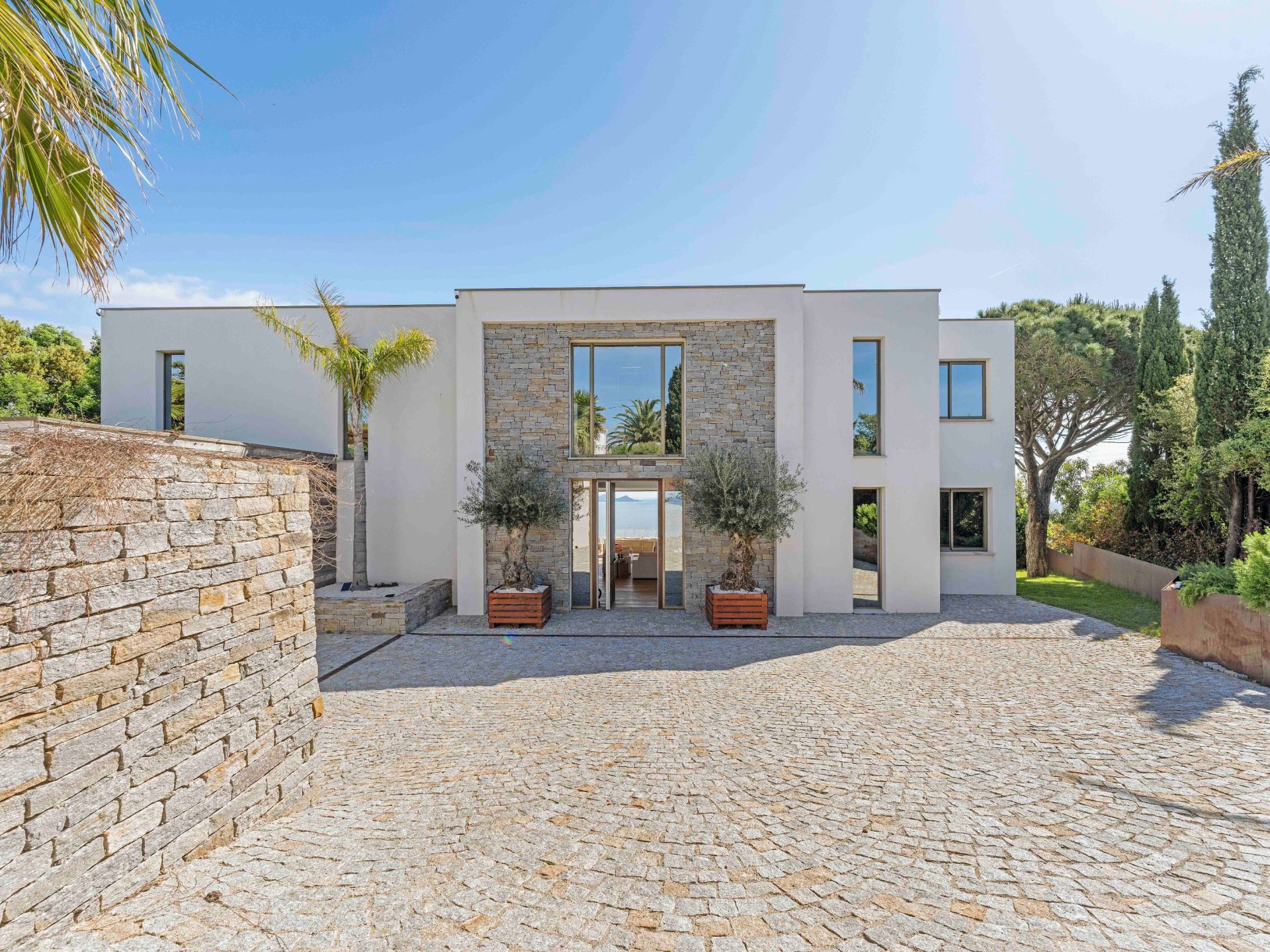 villa 7 Pièces en vente sur LES ISSAMBRES (83380)