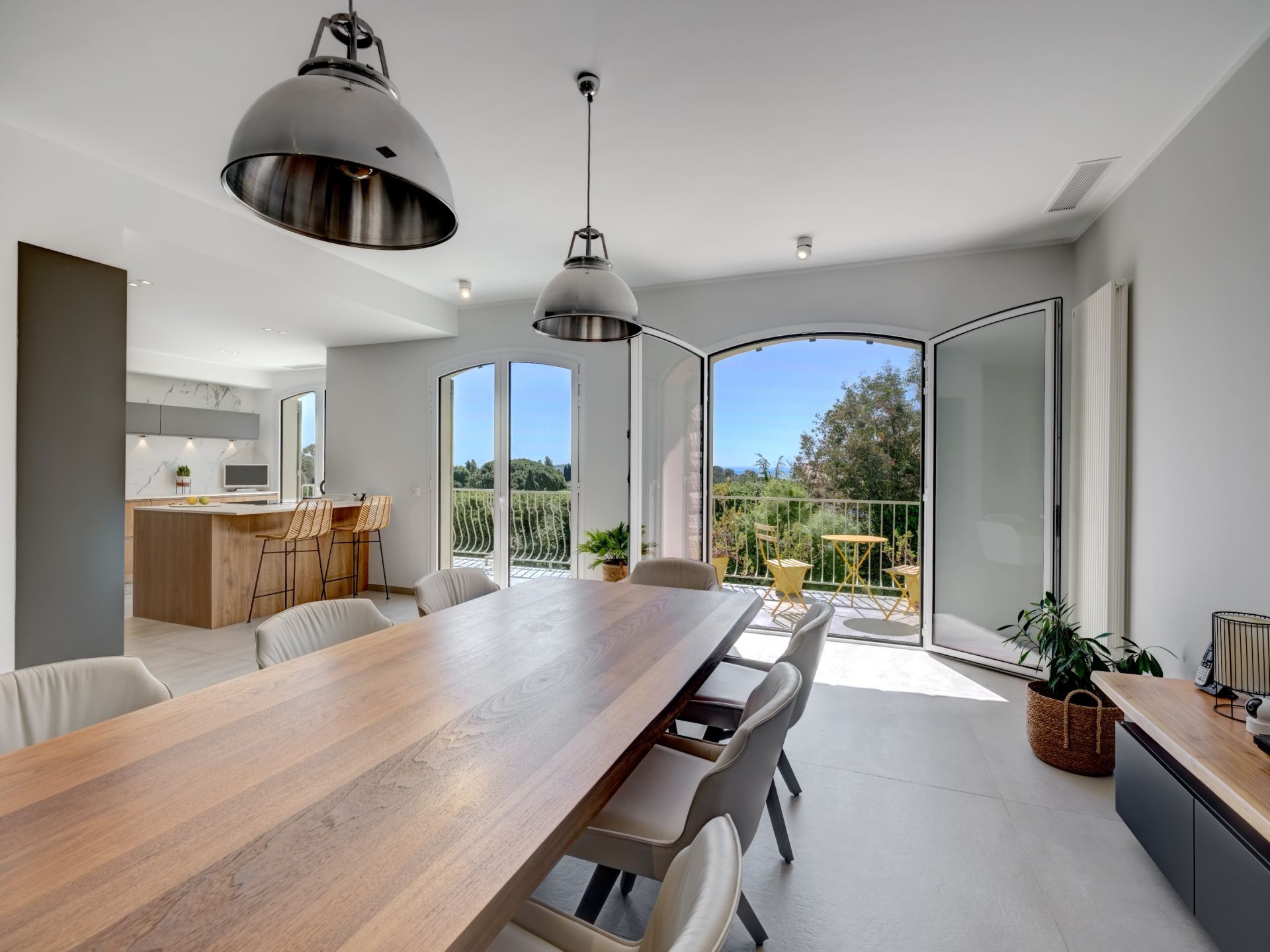 house 8 Rooms for sale on LA ROQUETTE SUR SIAGNE (06550)