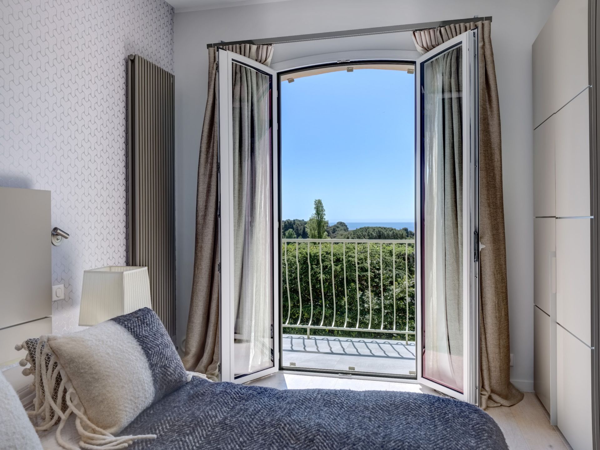 house 8 Rooms for sale on LA ROQUETTE SUR SIAGNE (06550)