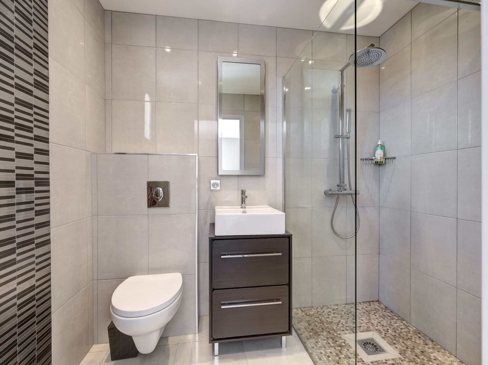 house 8 Rooms for sale on LA ROQUETTE SUR SIAGNE (06550)