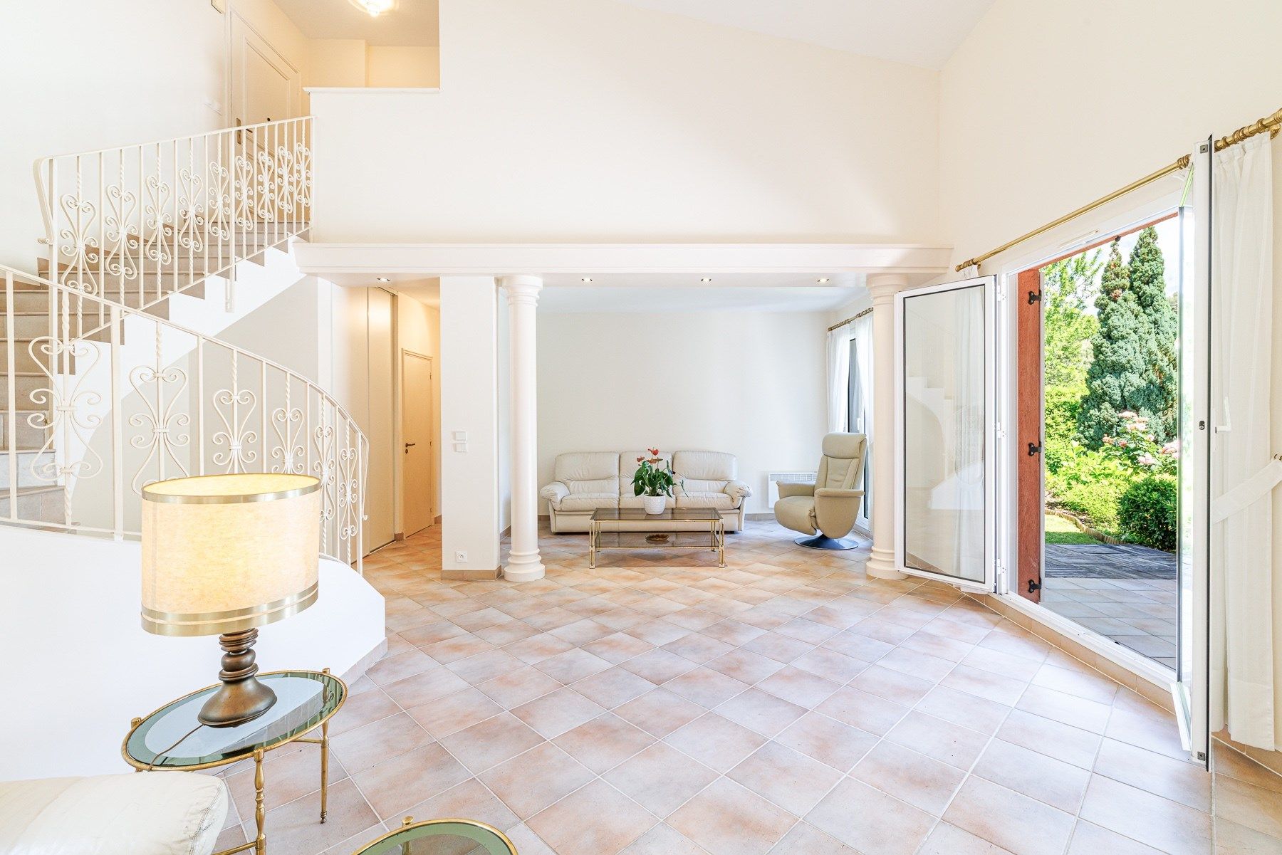 villa 5 Rooms for sale on VILLENEUVE LOUBET (06270)