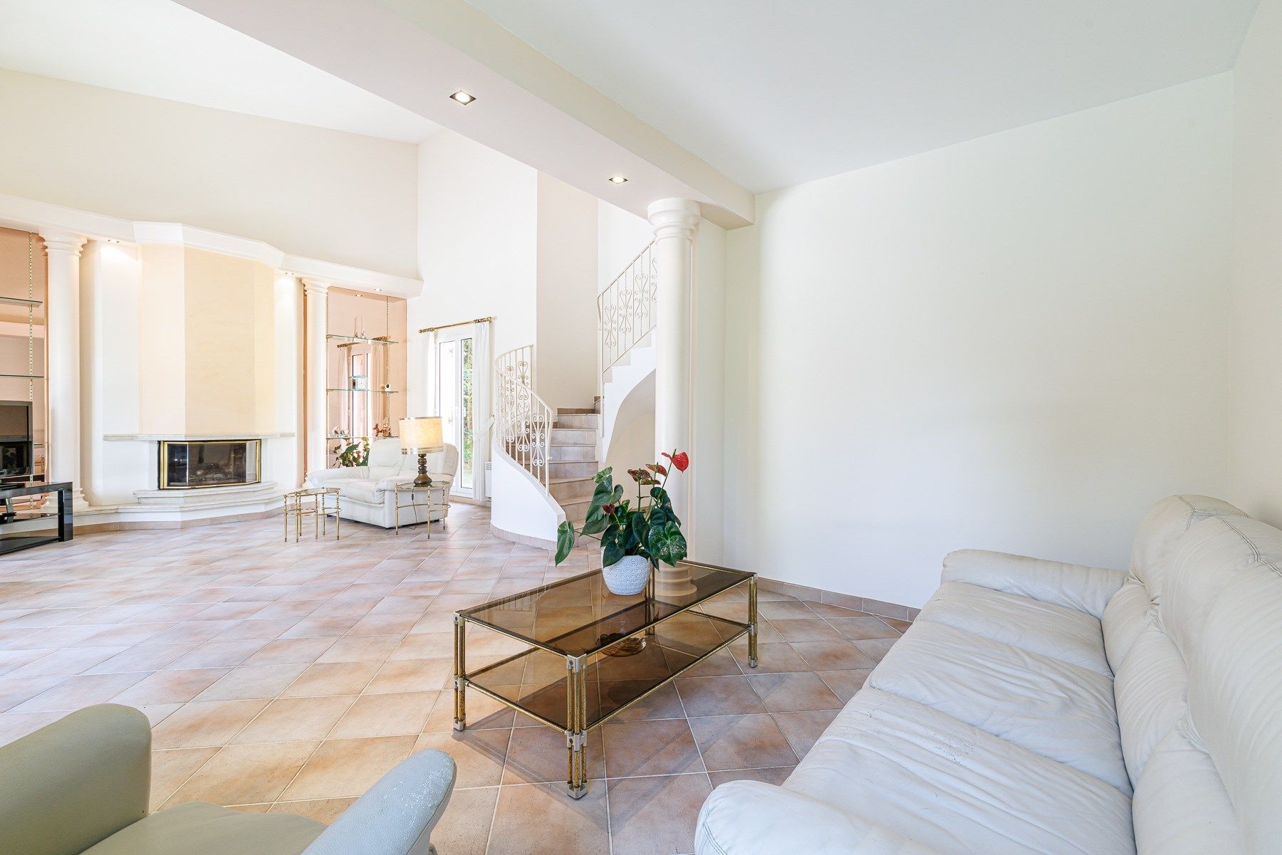 villa 5 Rooms for sale on VILLENEUVE LOUBET (06270)