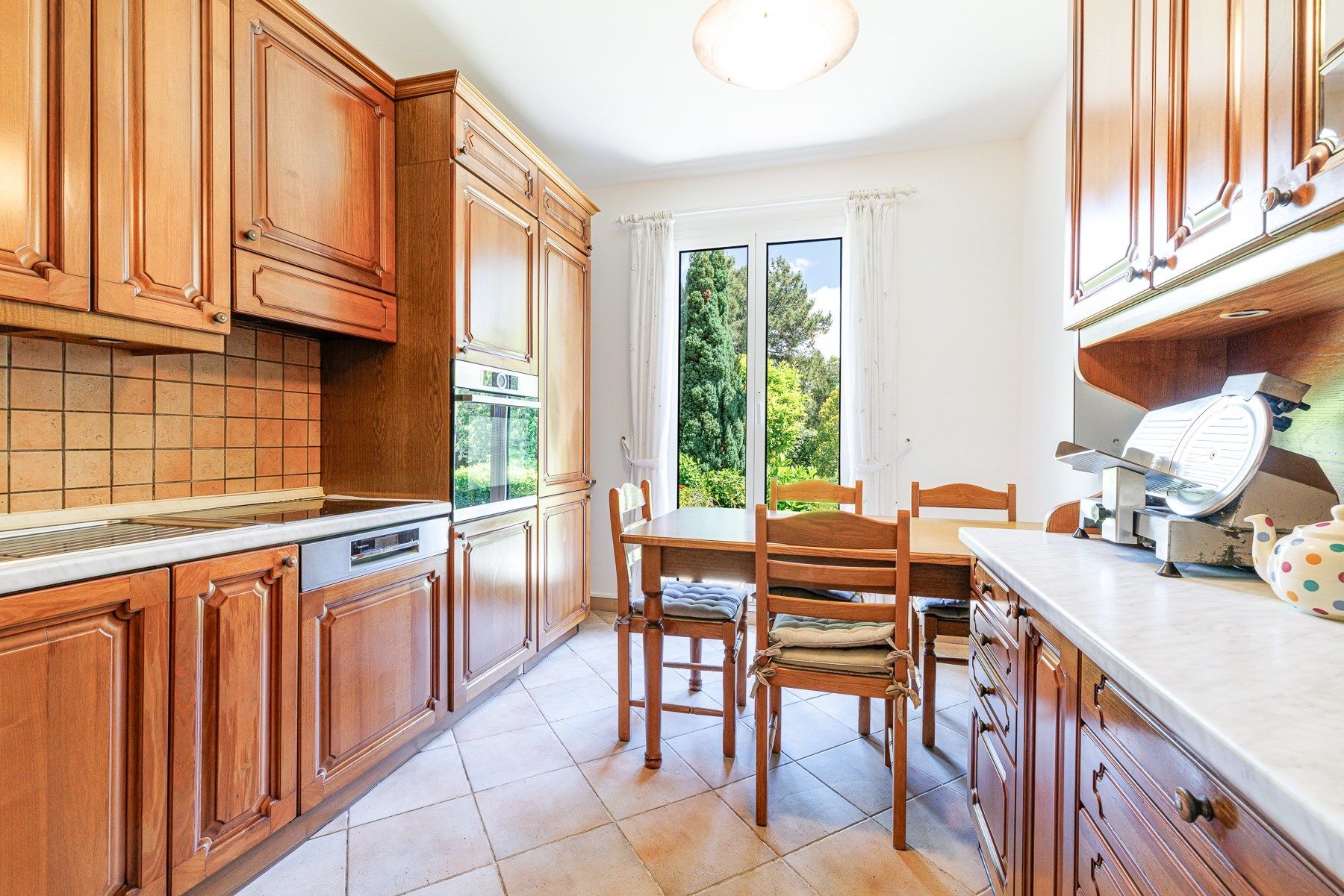 villa 5 Rooms for sale on VILLENEUVE LOUBET (06270)