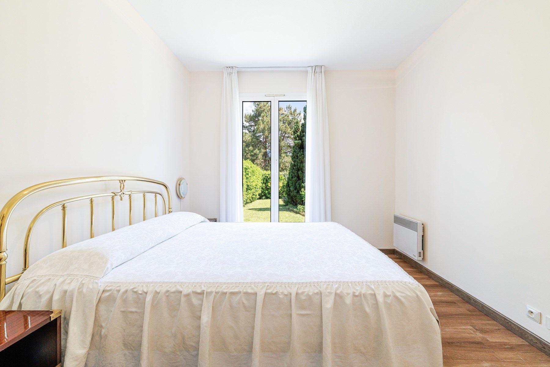 villa 5 Rooms for sale on VILLENEUVE LOUBET (06270)