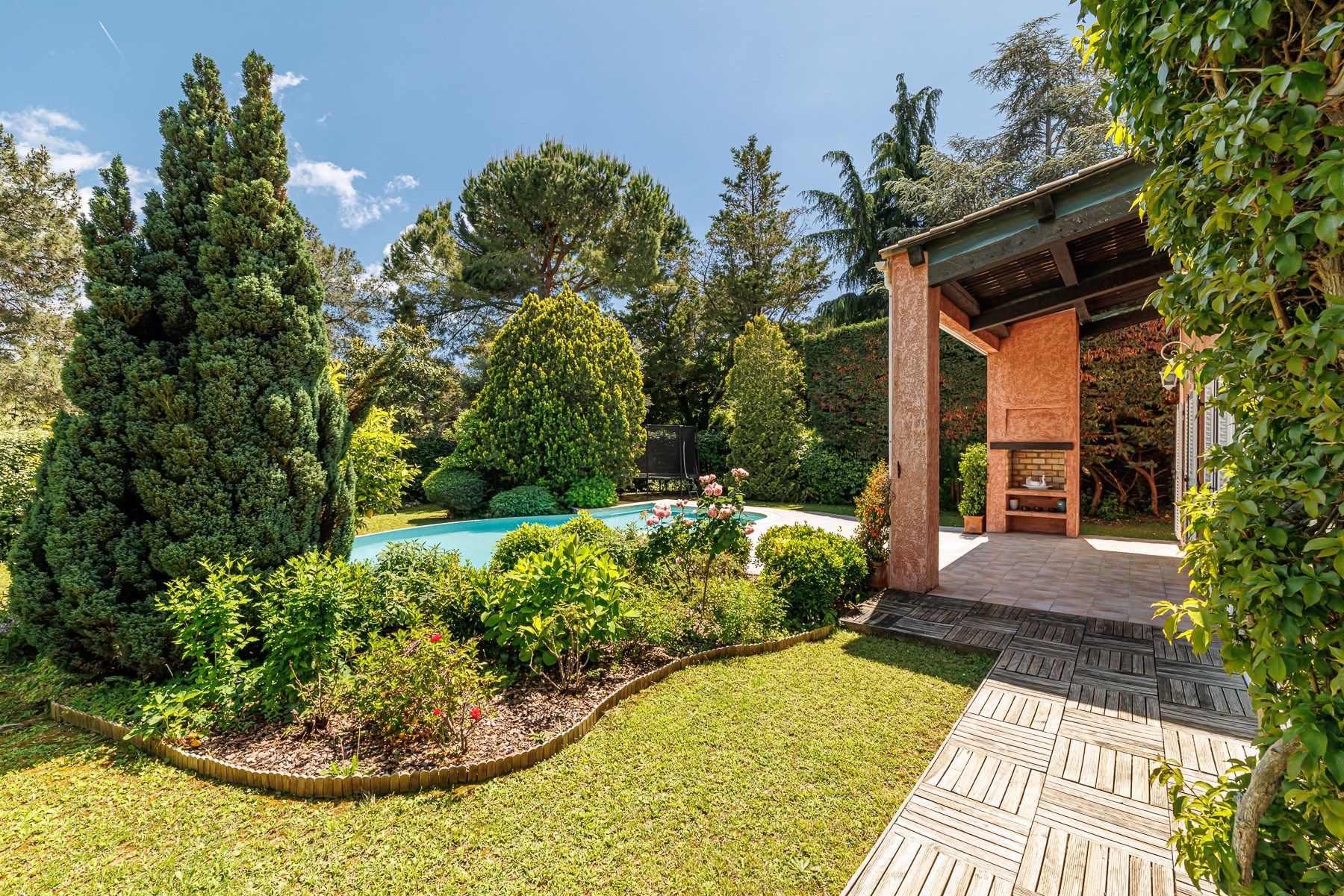 villa 5 Rooms for sale on VILLENEUVE LOUBET (06270)