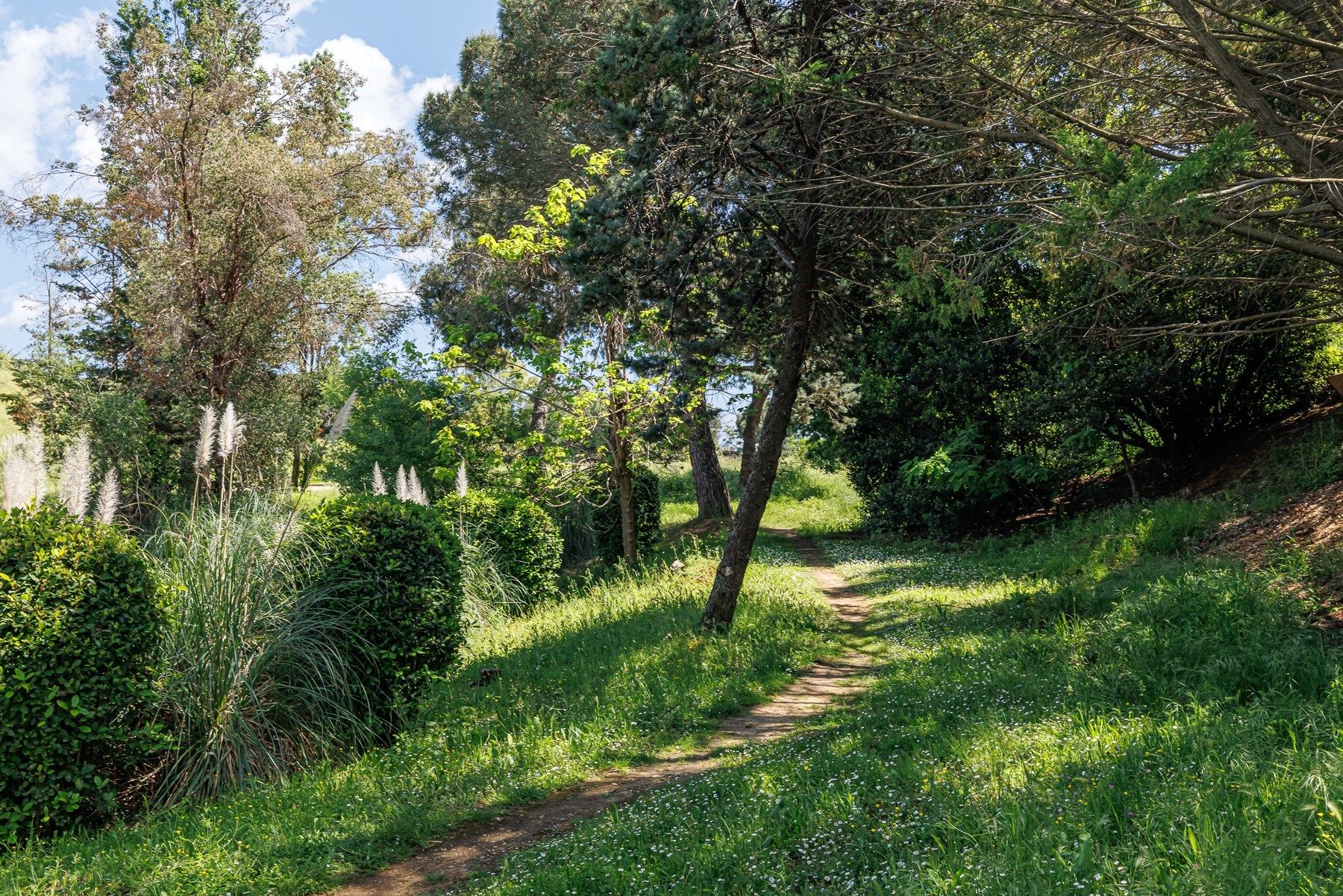 villa 5 Rooms for sale on VILLENEUVE LOUBET (06270)