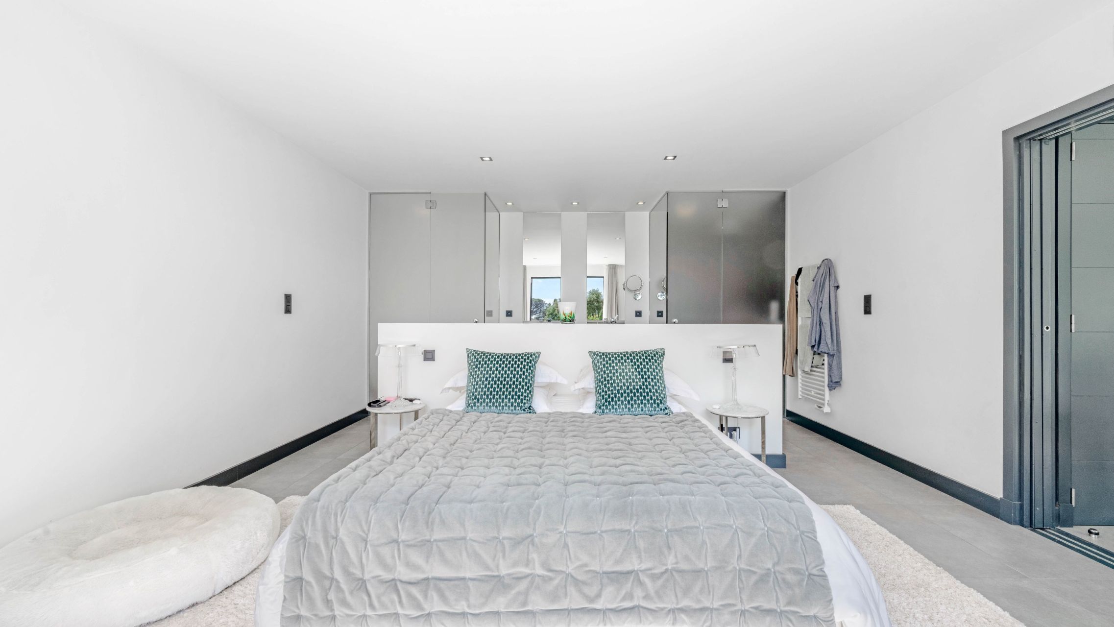 contemporary house 10 Rooms for sale on GRIMAUD (83310)