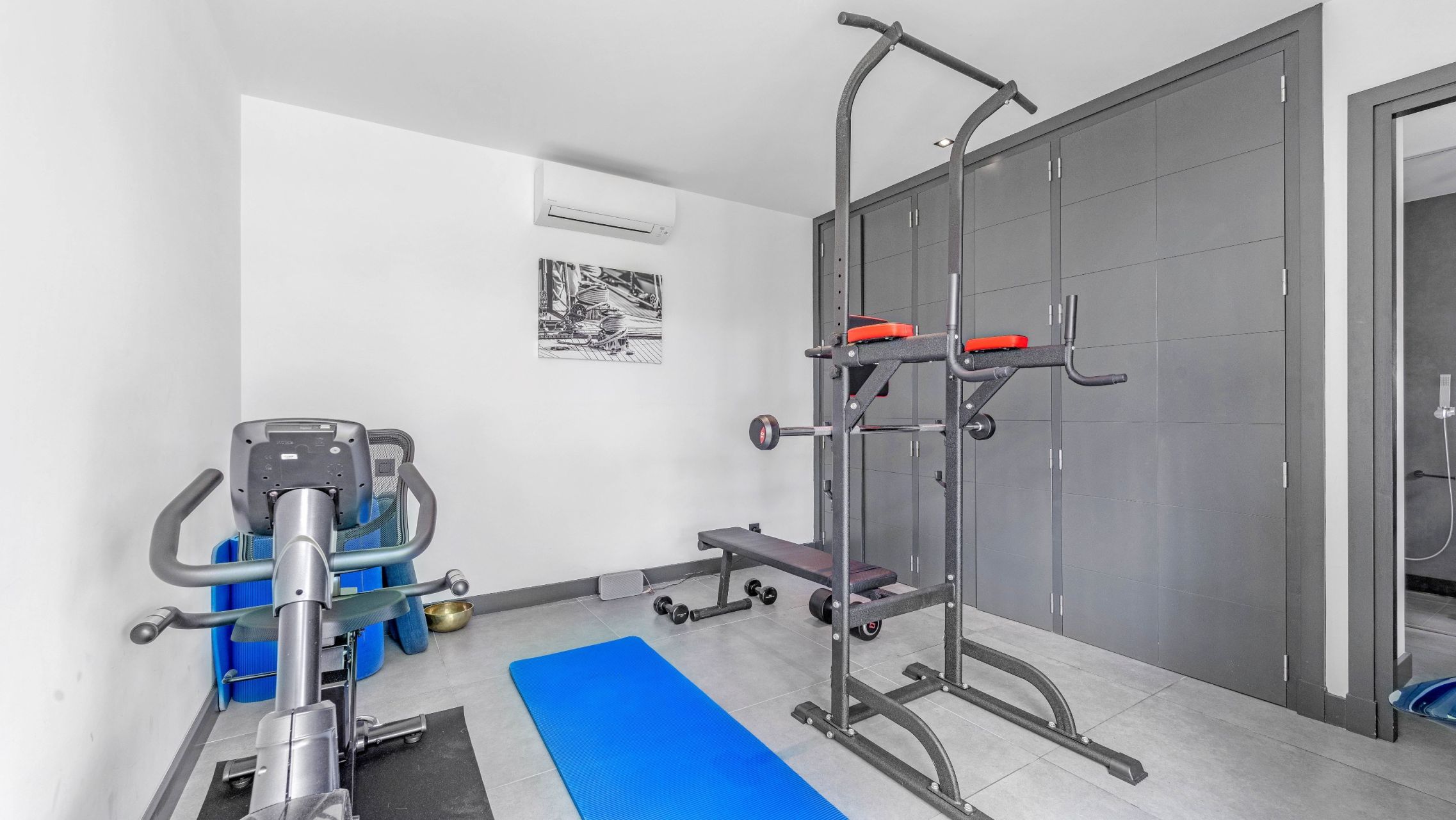 contemporary house 10 Rooms for sale on GRIMAUD (83310)