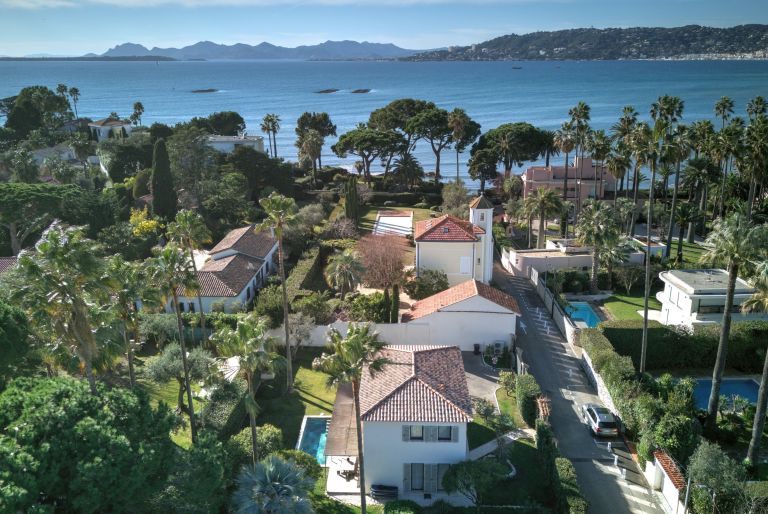 villa 5 Pièces en vente sur CAP D ANTIBES (06160)