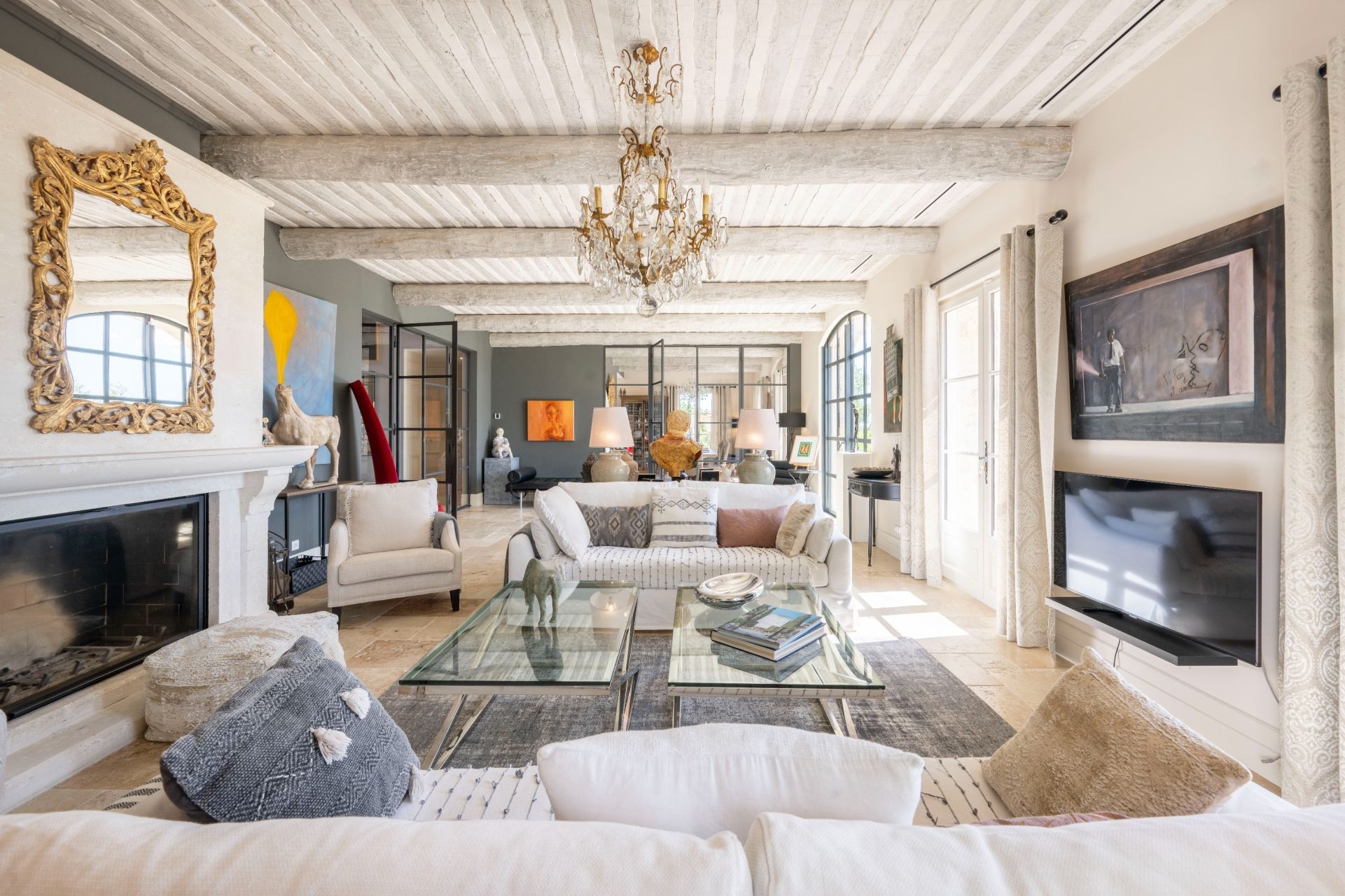 maison provençale 8 Pièces en vente sur TOURRETTES (83440)