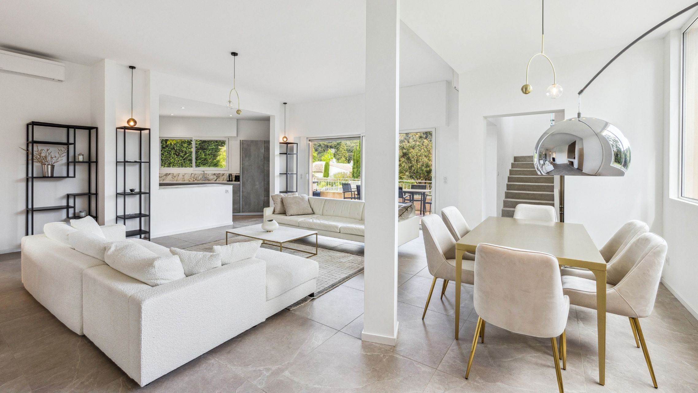 villa 10 Pièces en vente sur VALLAURIS (06220)