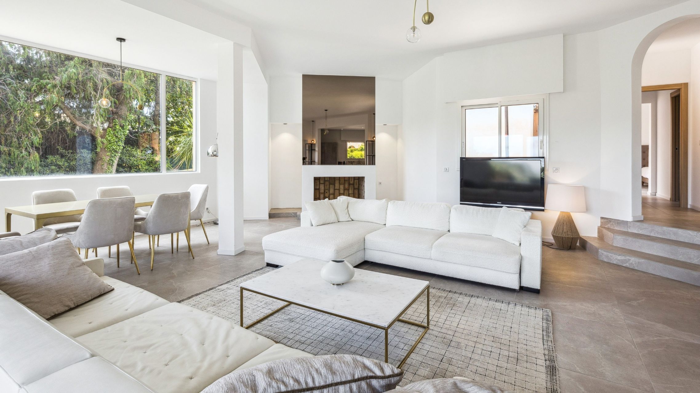 villa 10 Pièces en vente sur VALLAURIS (06220)