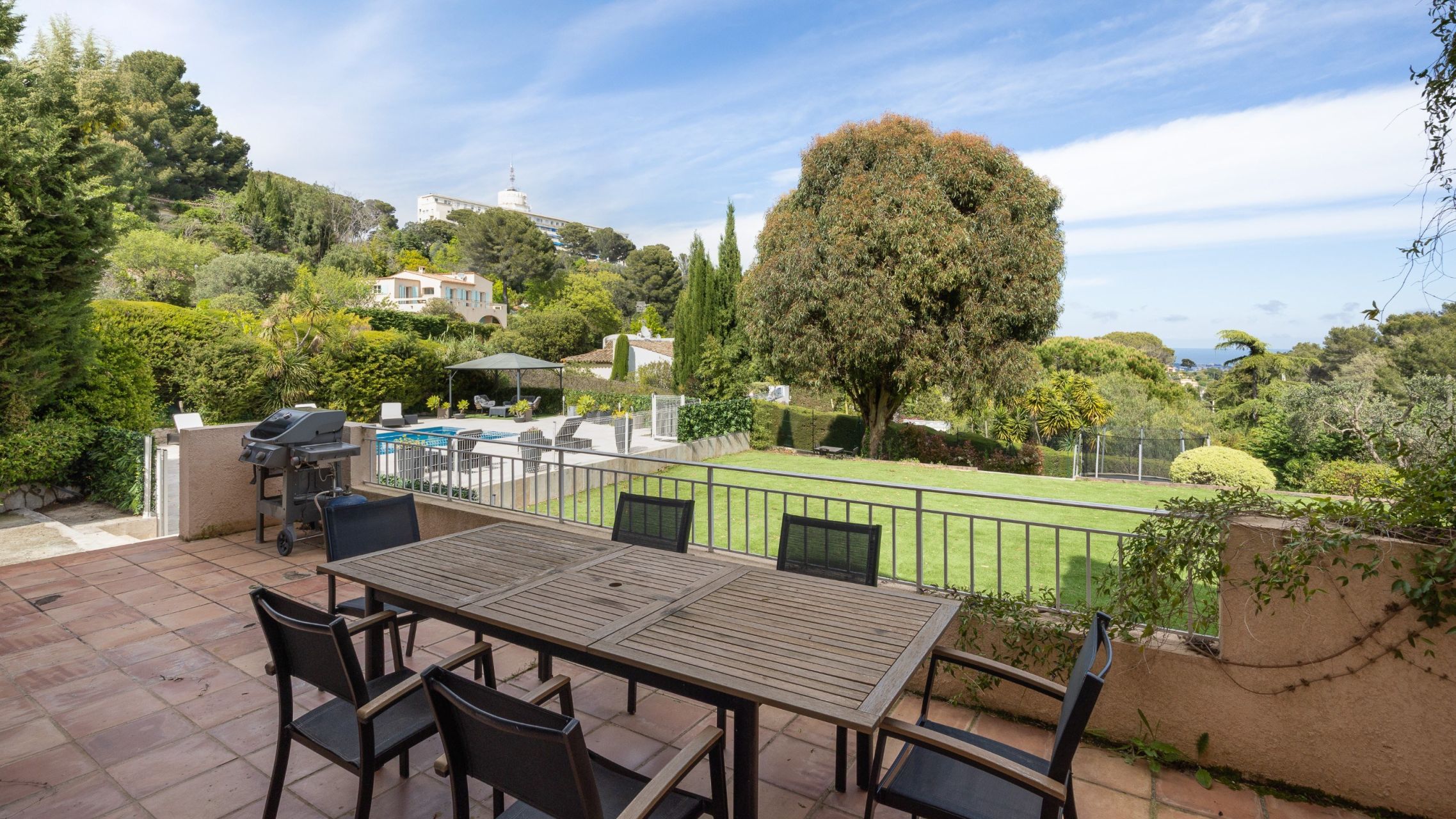 villa 10 Pièces en vente sur VALLAURIS (06220)