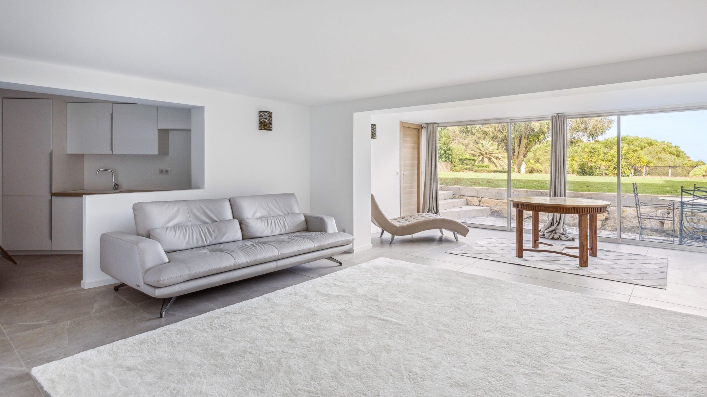 villa 10 Pièces en vente sur VALLAURIS (06220)