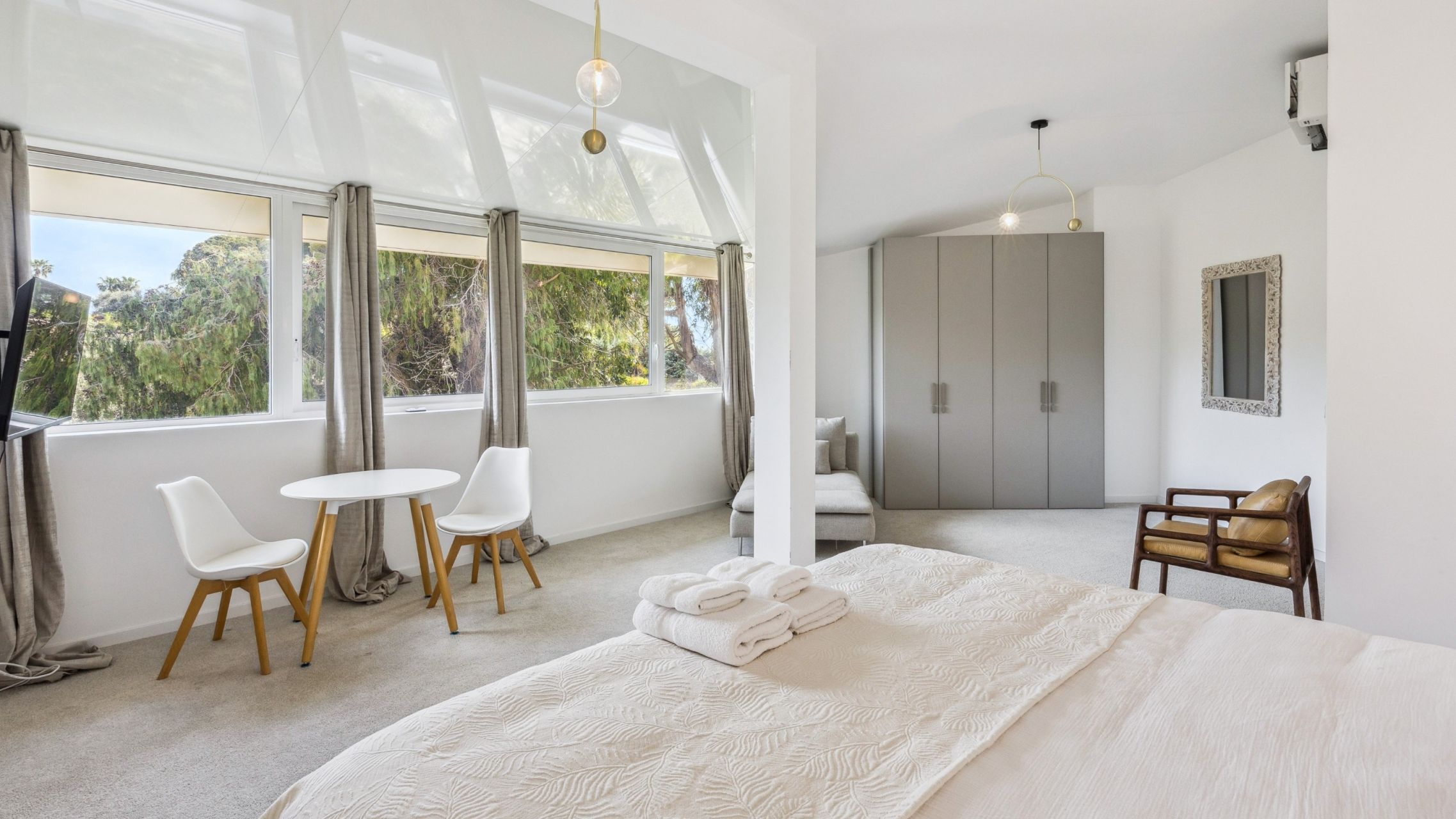 villa 10 Pièces en vente sur VALLAURIS (06220)