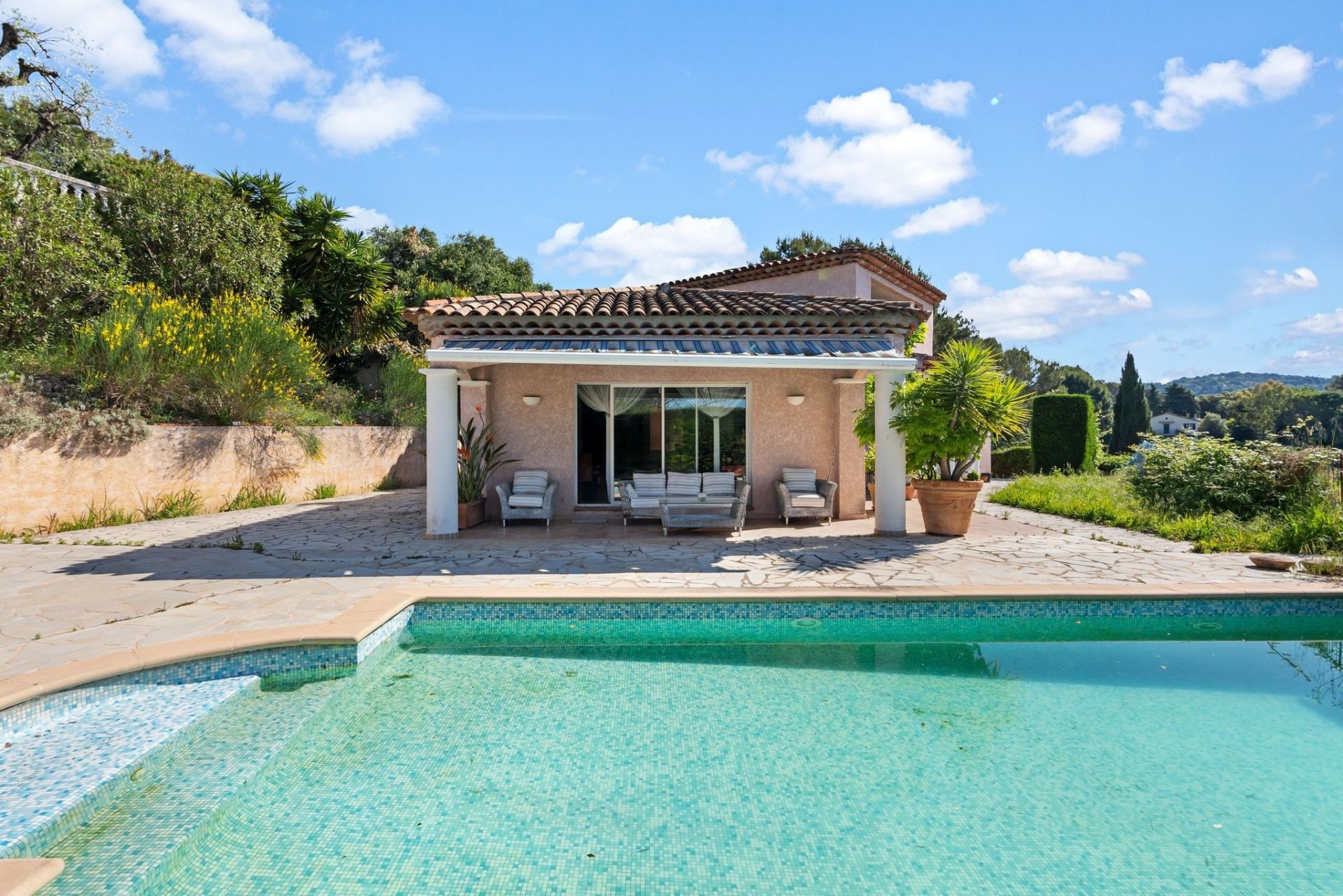 maison provençale 8 Pièces en vente sur MOUGINS (06250)