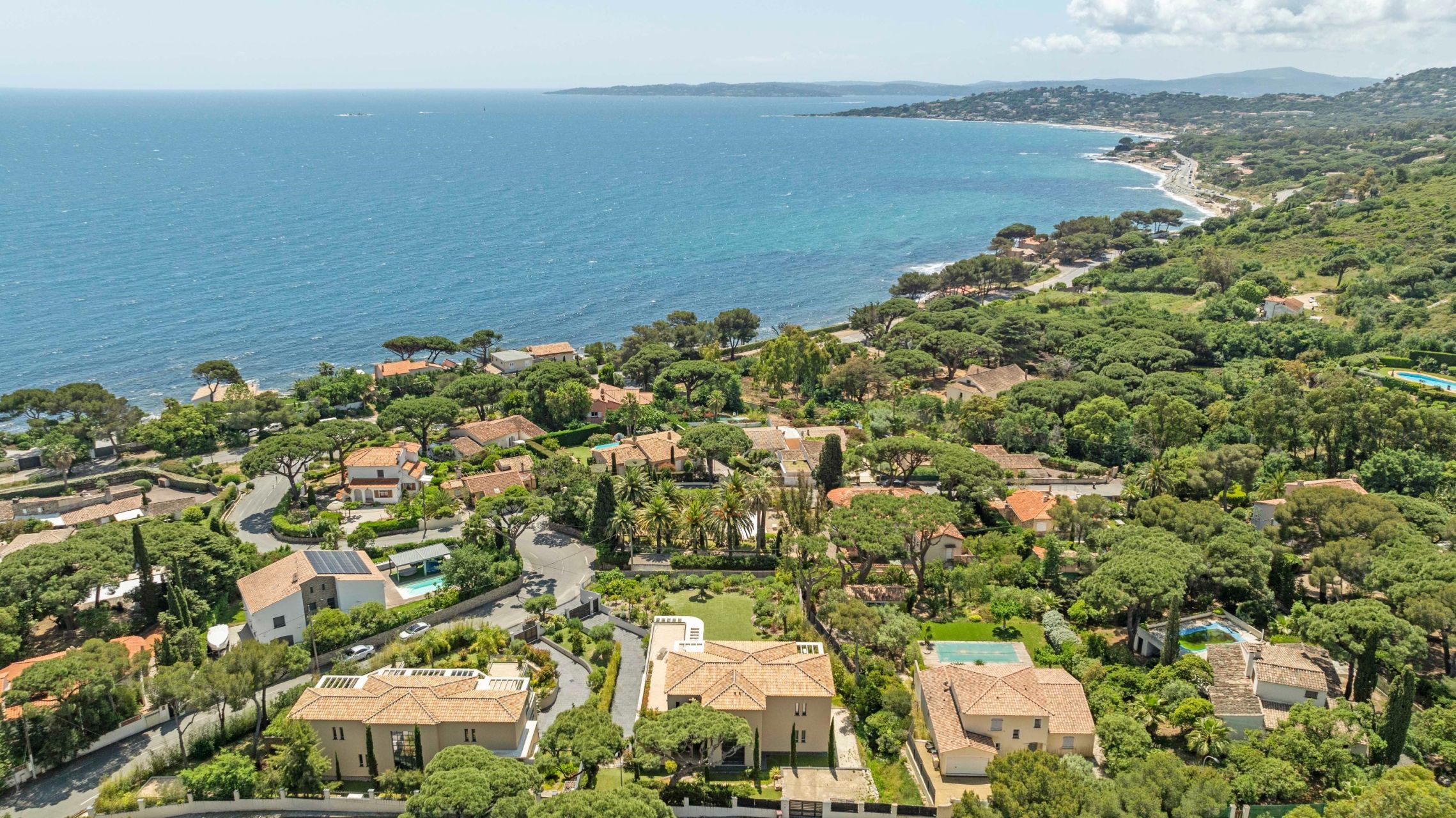 contemporary house 9 Rooms for sale on STE MAXIME (83120)