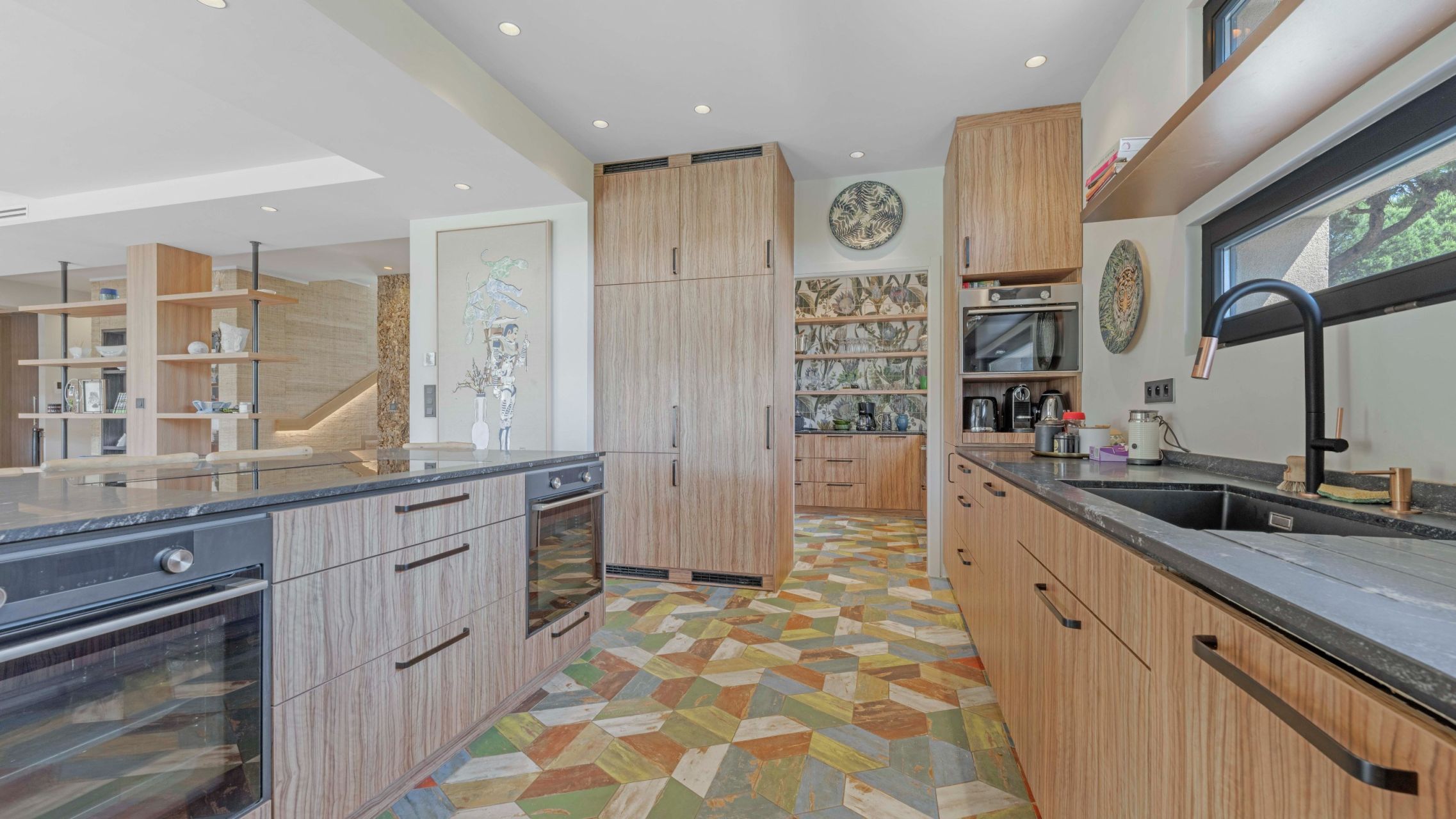 contemporary house 9 Rooms for sale on STE MAXIME (83120)