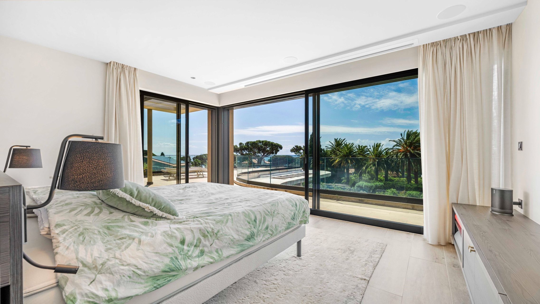 contemporary house 9 Rooms for sale on STE MAXIME (83120)