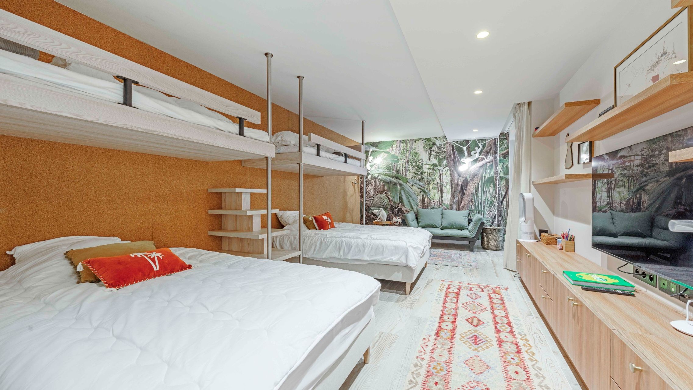 contemporary house 9 Rooms for sale on STE MAXIME (83120)