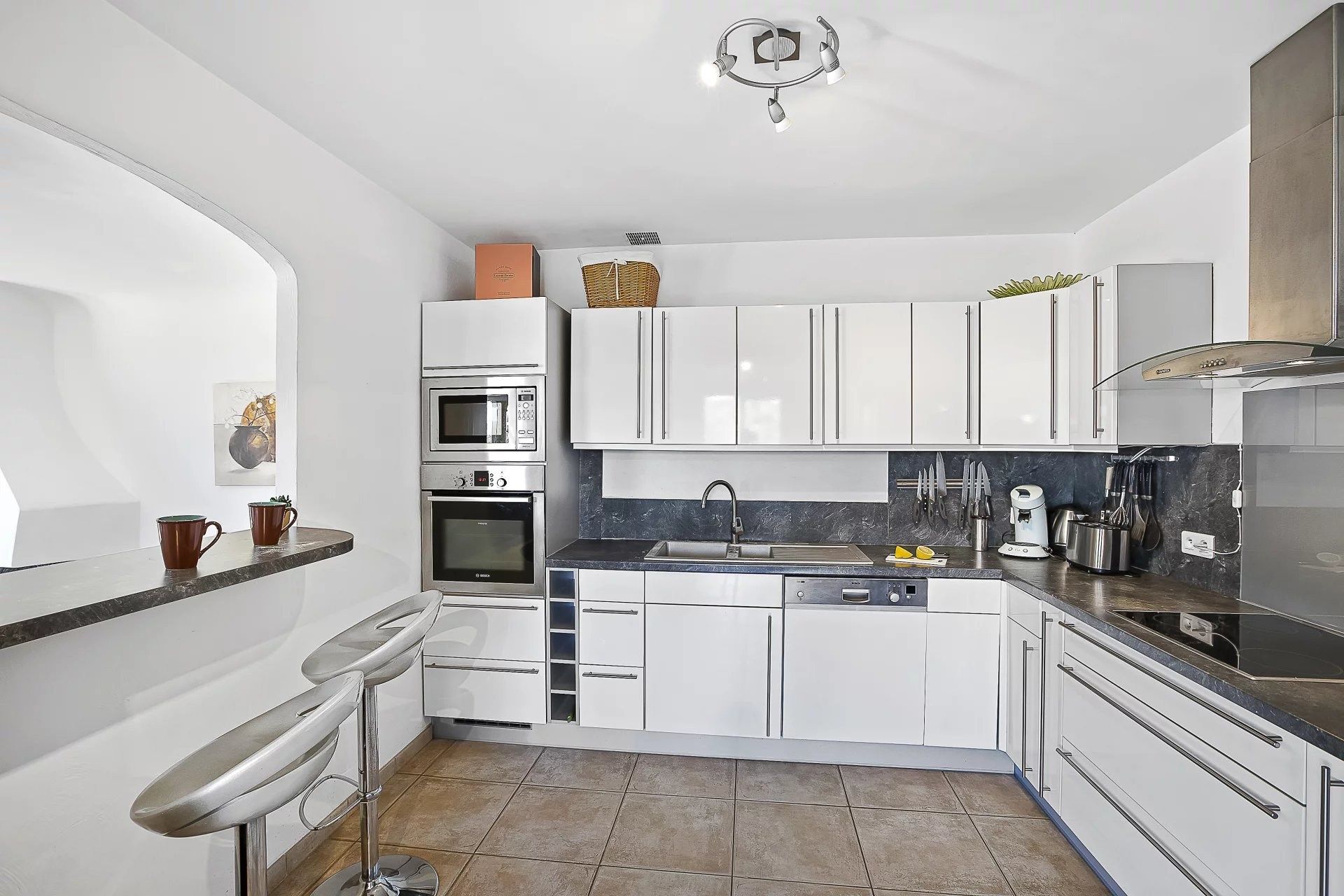 maison contemporaine 5 Pièces en vente sur THEOULE SUR MER (06590)