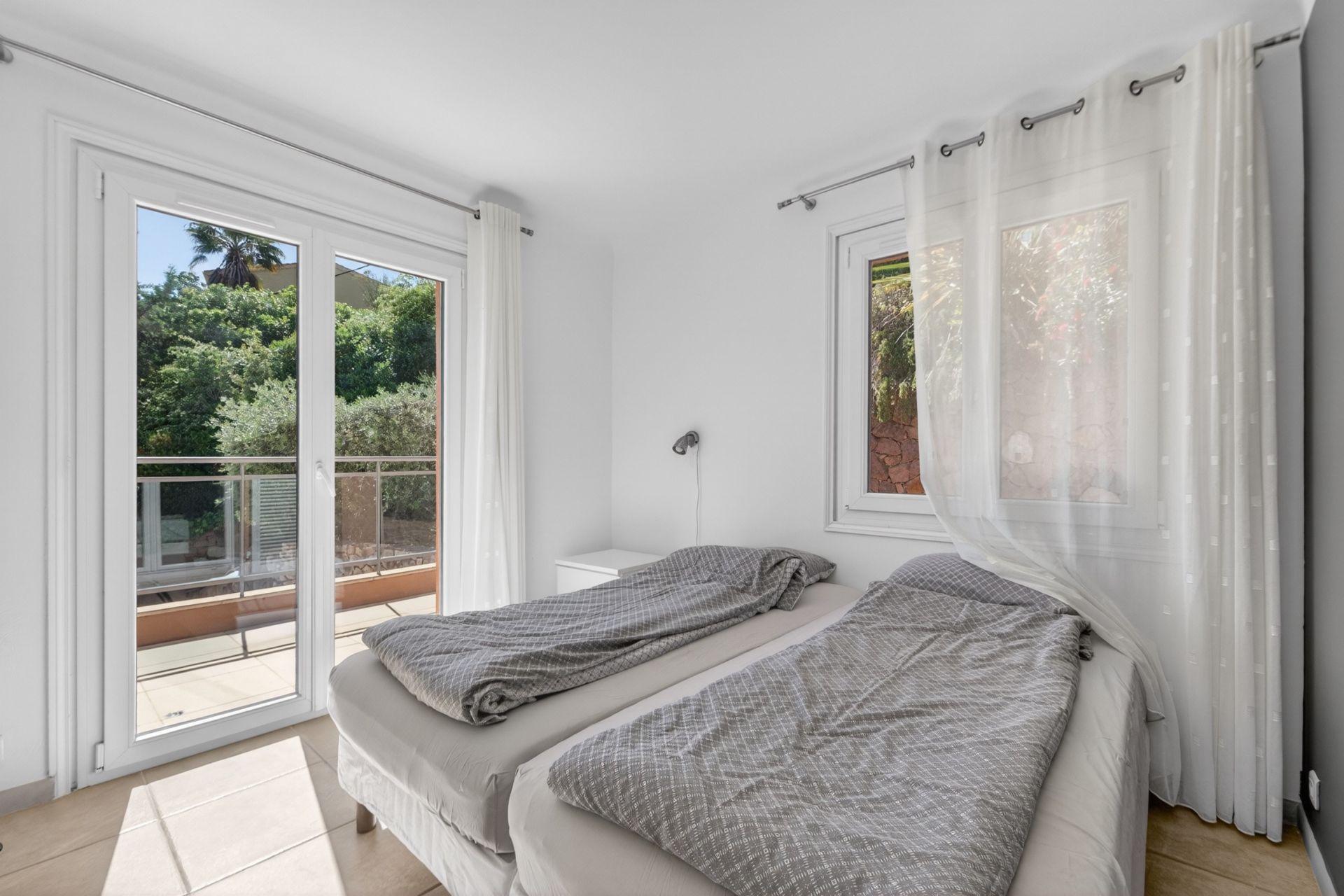 maison contemporaine 5 Pièces en vente sur THEOULE SUR MER (06590)