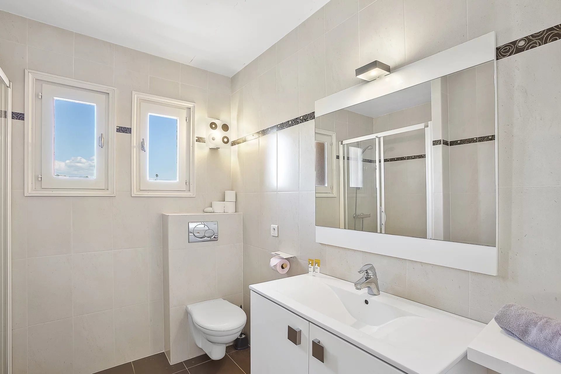 maison contemporaine 5 Pièces en vente sur THEOULE SUR MER (06590)