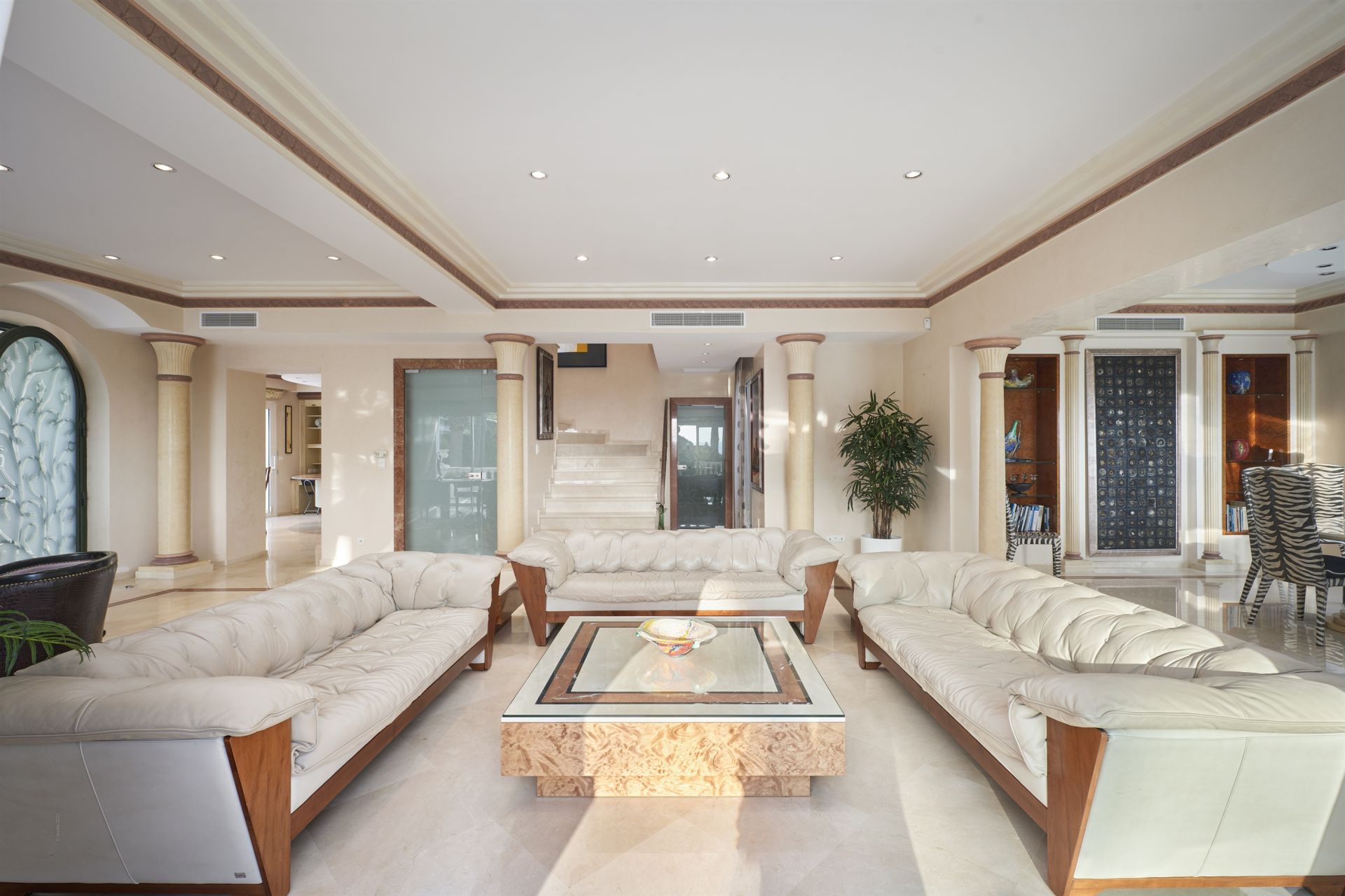 hôtel particulier 9 Pièces en vente sur CAP D ANTIBES (06160)