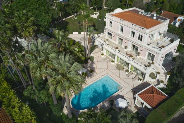 Vente Hôtel particulier Cap D'Antibes 9 Pièces 420 m²