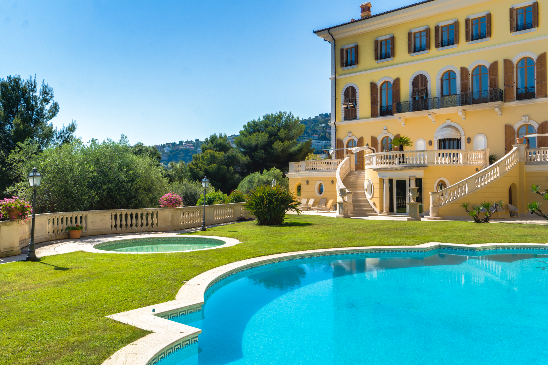 maison de maître 18 Pièces en vente sur VILLEFRANCHE SUR MER (06230)