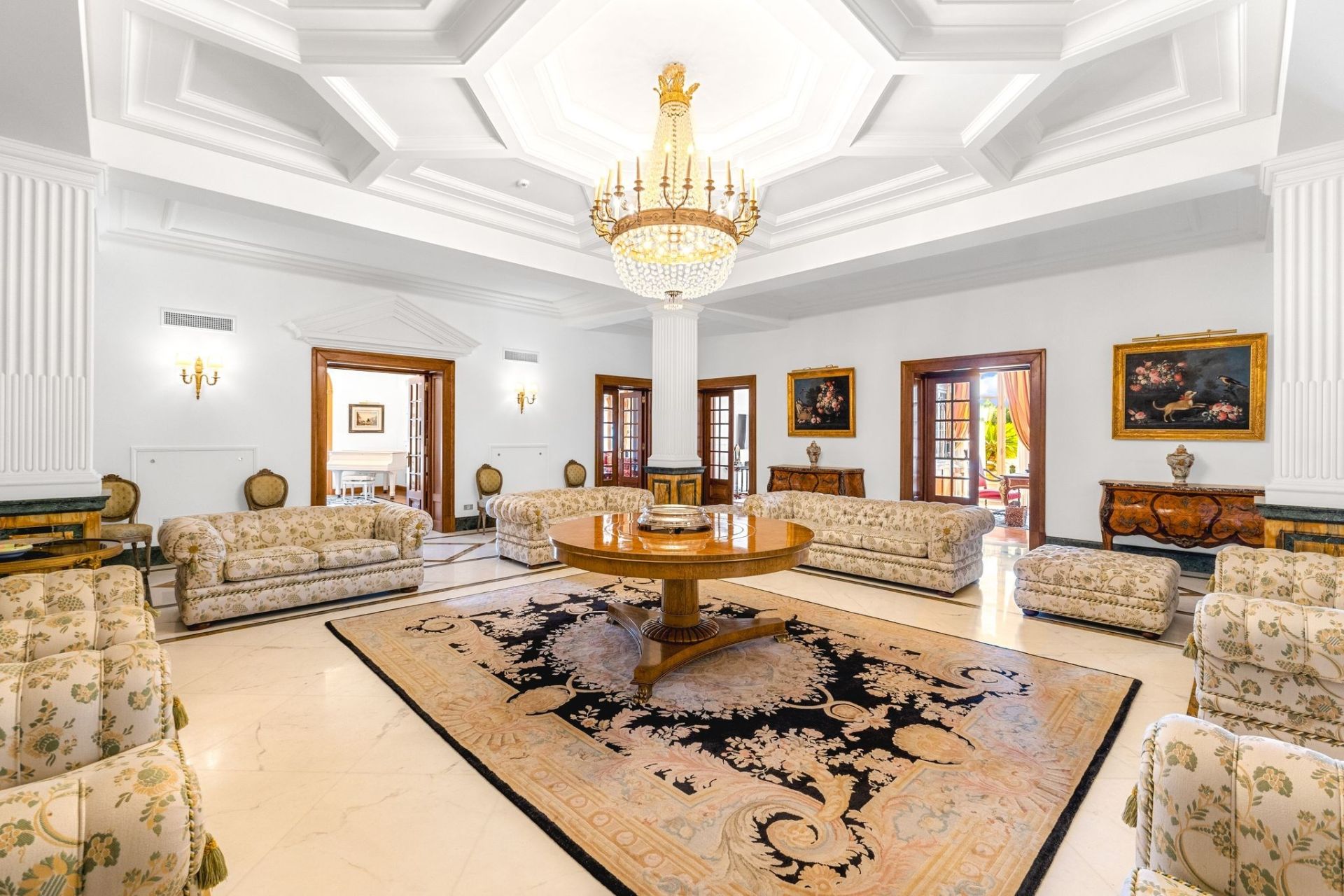 mansion 18 Rooms for sale on VILLEFRANCHE SUR MER (06230)
