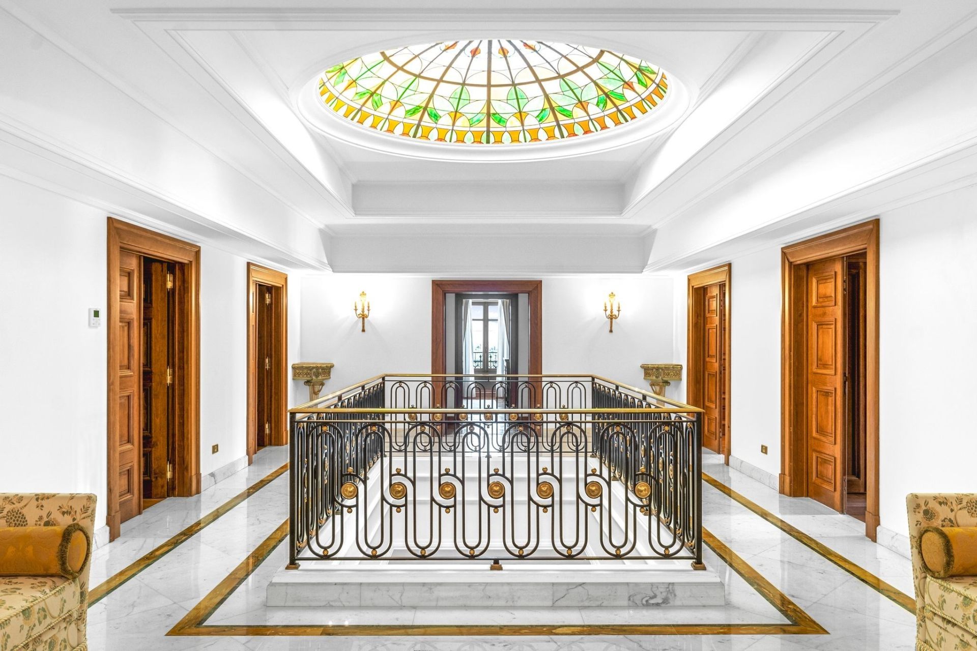 mansion 18 Rooms for sale on VILLEFRANCHE SUR MER (06230)