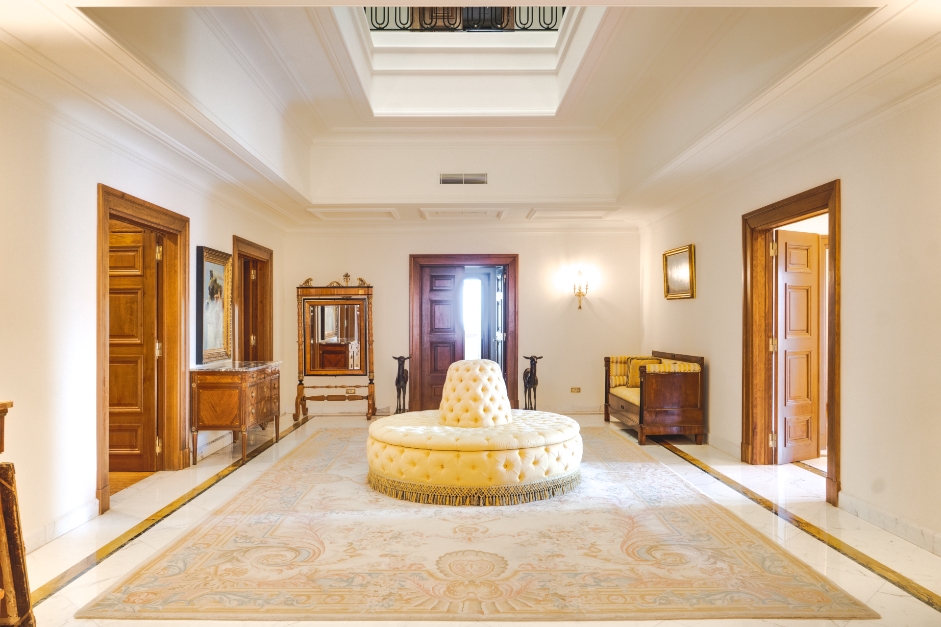 mansion 18 Rooms for sale on VILLEFRANCHE SUR MER (06230)