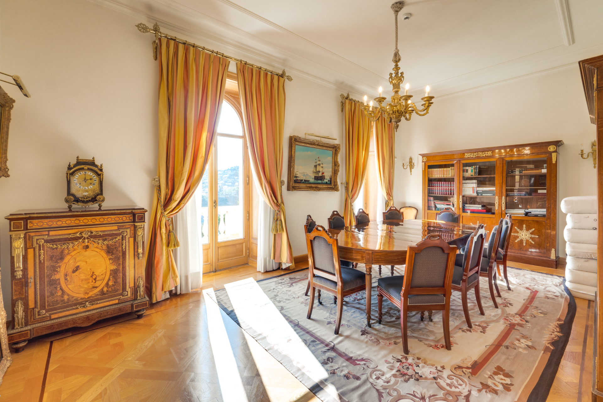 mansion 18 Rooms for sale on VILLEFRANCHE SUR MER (06230)