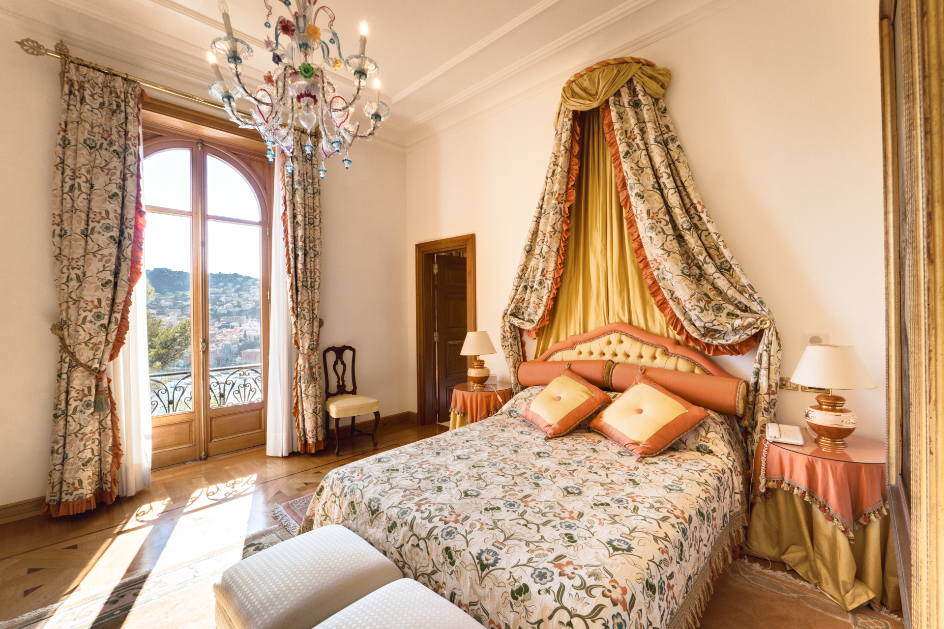 maison de maître 18 Pièces en vente sur VILLEFRANCHE SUR MER (06230)