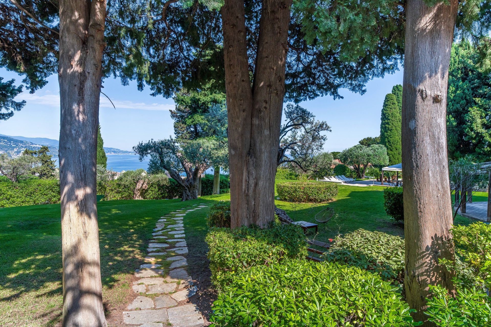 duplex 3 Rooms for sale on ROQUEBRUNE CAP MARTIN (06190)