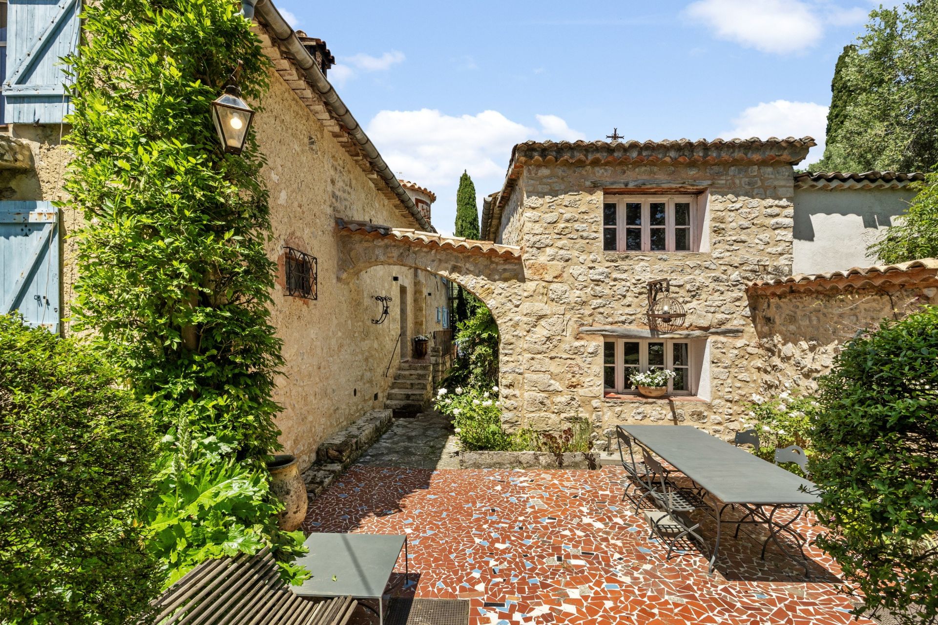 maison provençale 6 Pièces en vente sur LE ROURET (06650)