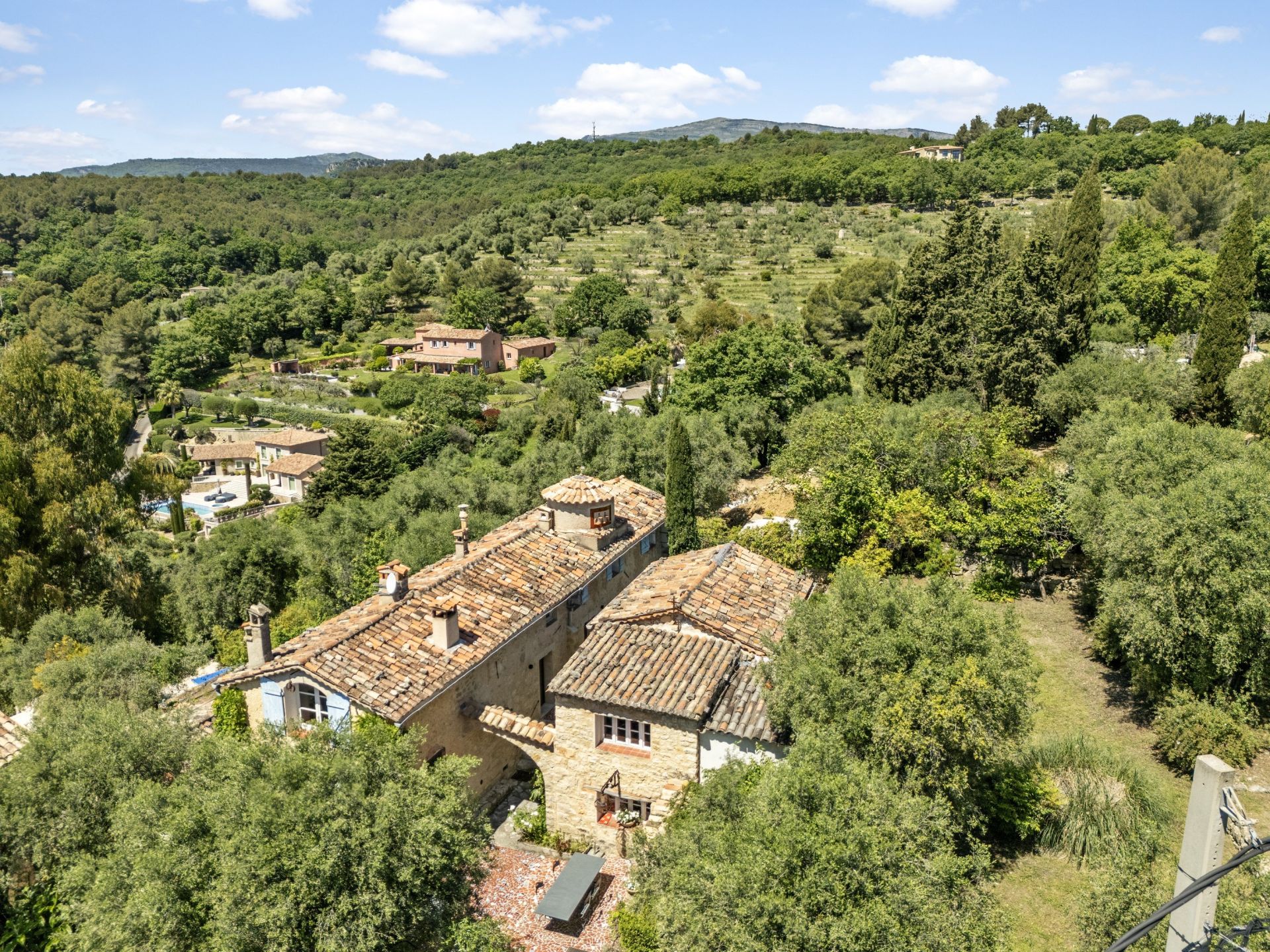 maison provençale 6 Pièces en vente sur LE ROURET (06650)