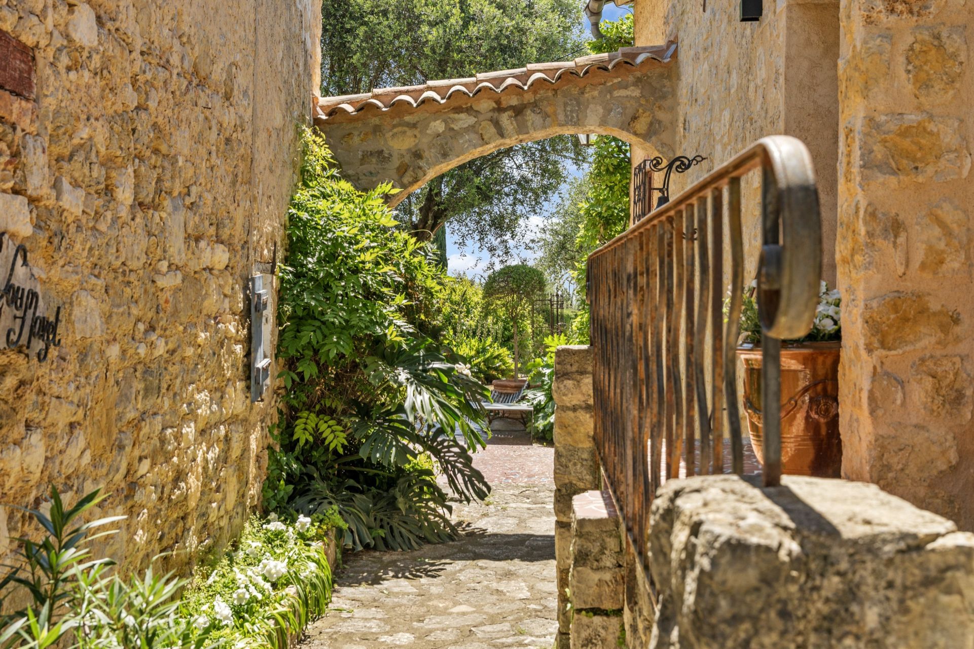 maison provençale 6 Pièces en vente sur LE ROURET (06650)