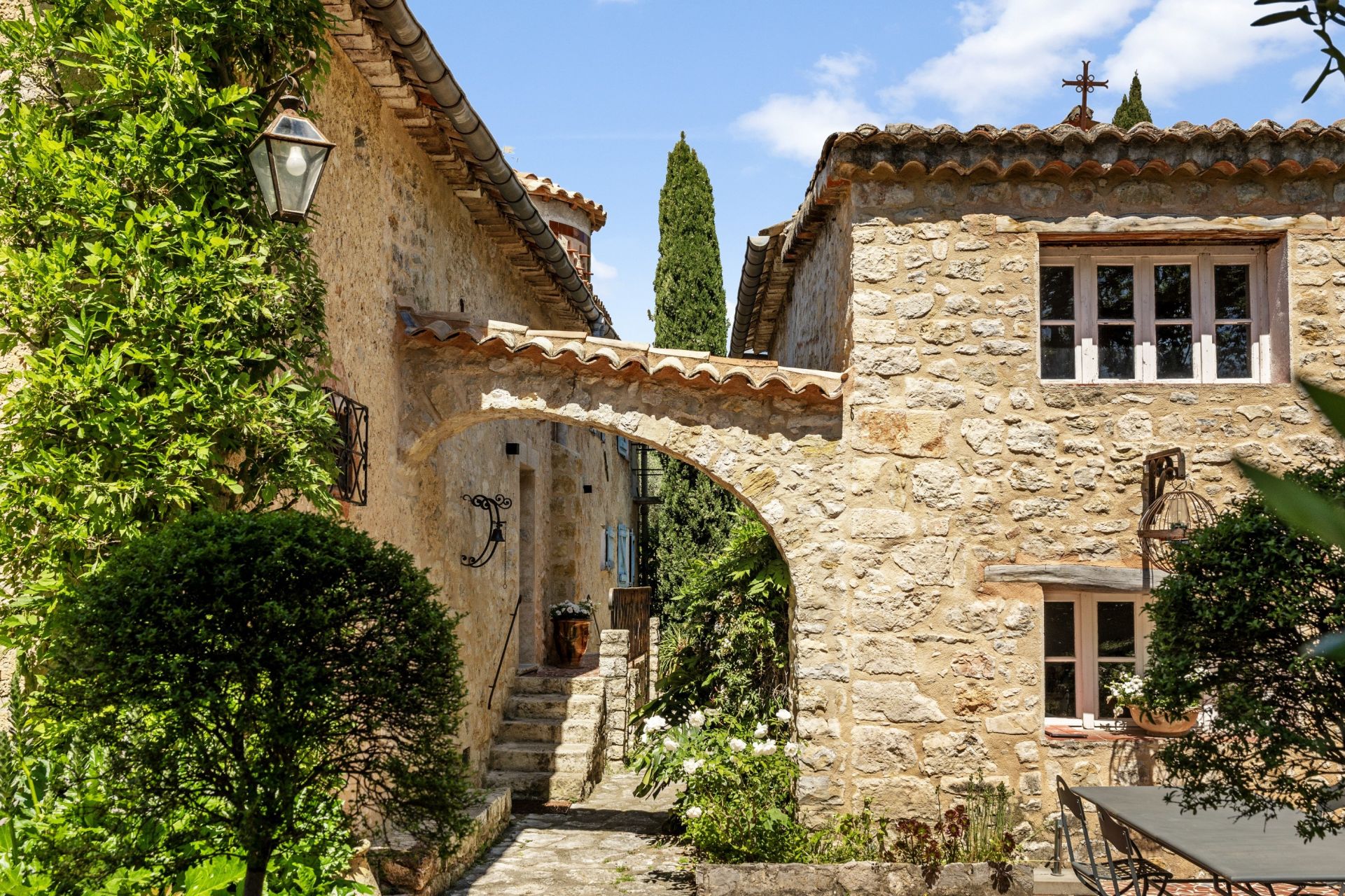 maison provençale 6 Pièces en vente sur LE ROURET (06650)