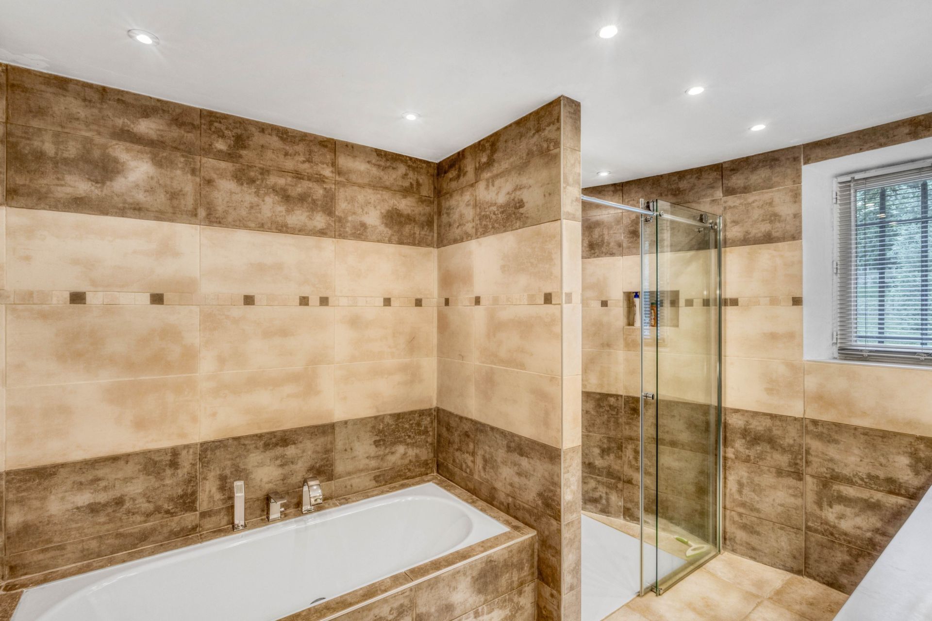 villa 9 Pièces en vente sur GRASSE (06130)