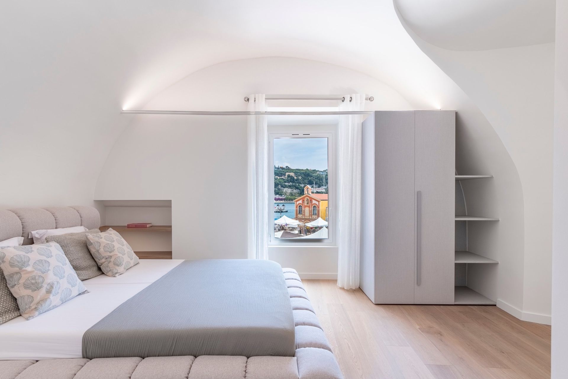 apartment 3 Rooms for sale on VILLEFRANCHE SUR MER (06230)