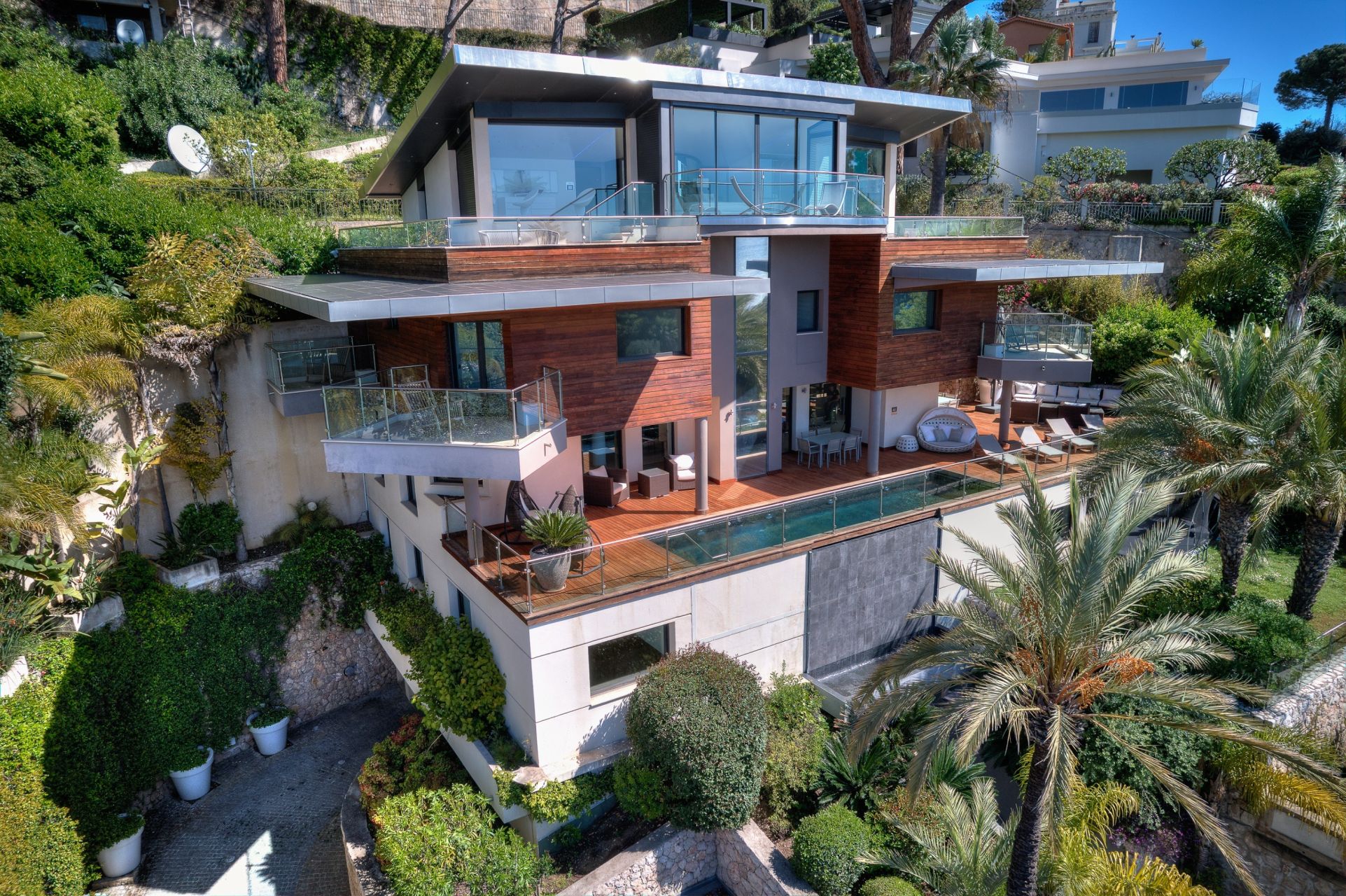 contemporary house 10 Rooms for sale on ROQUEBRUNE CAP MARTIN (06190)